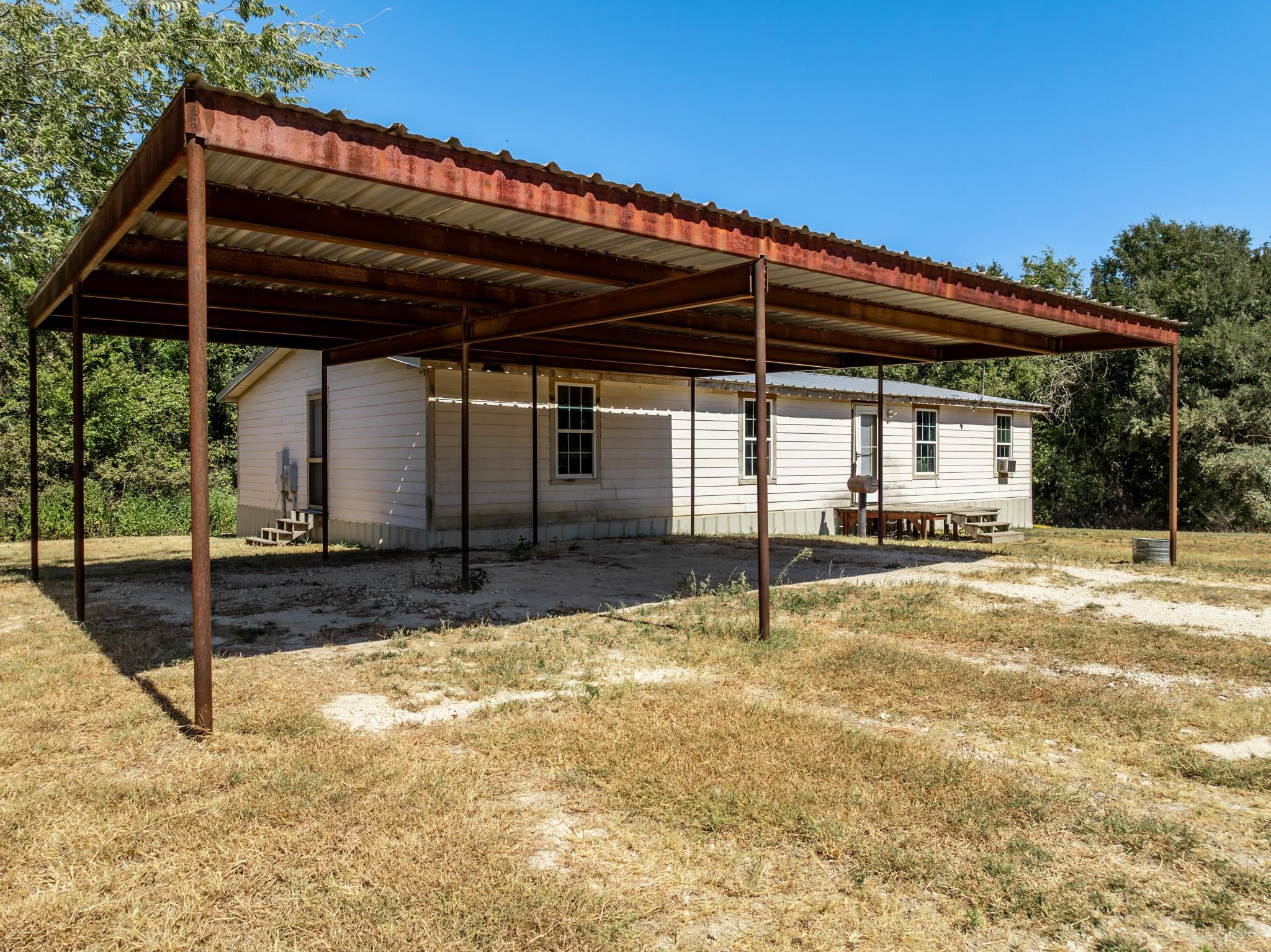 main property photo 3