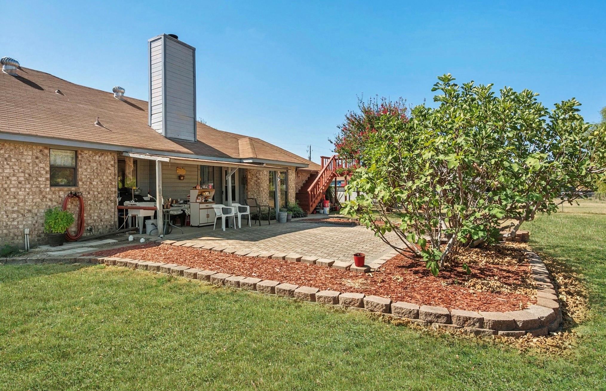 main property photo 17