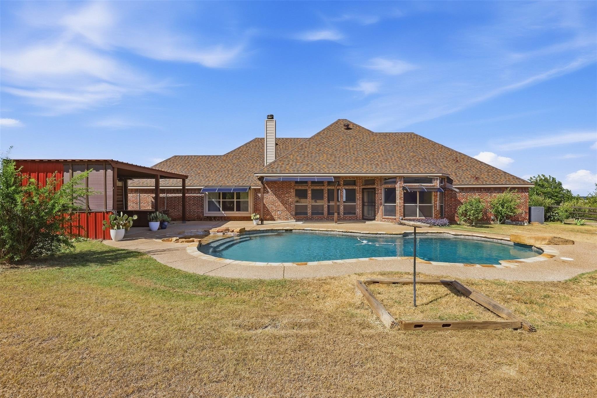 main property photo 28