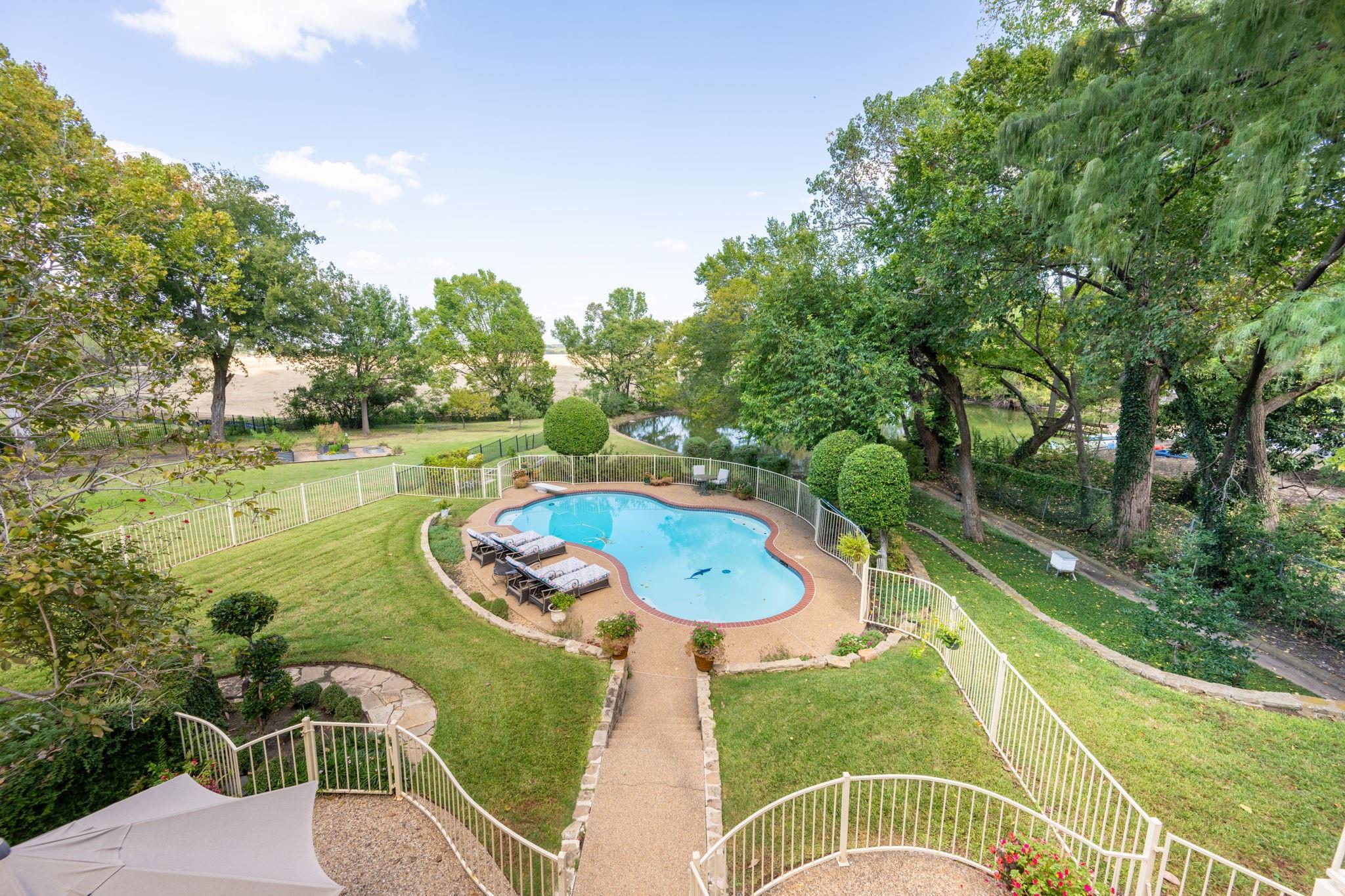 main property photo 35