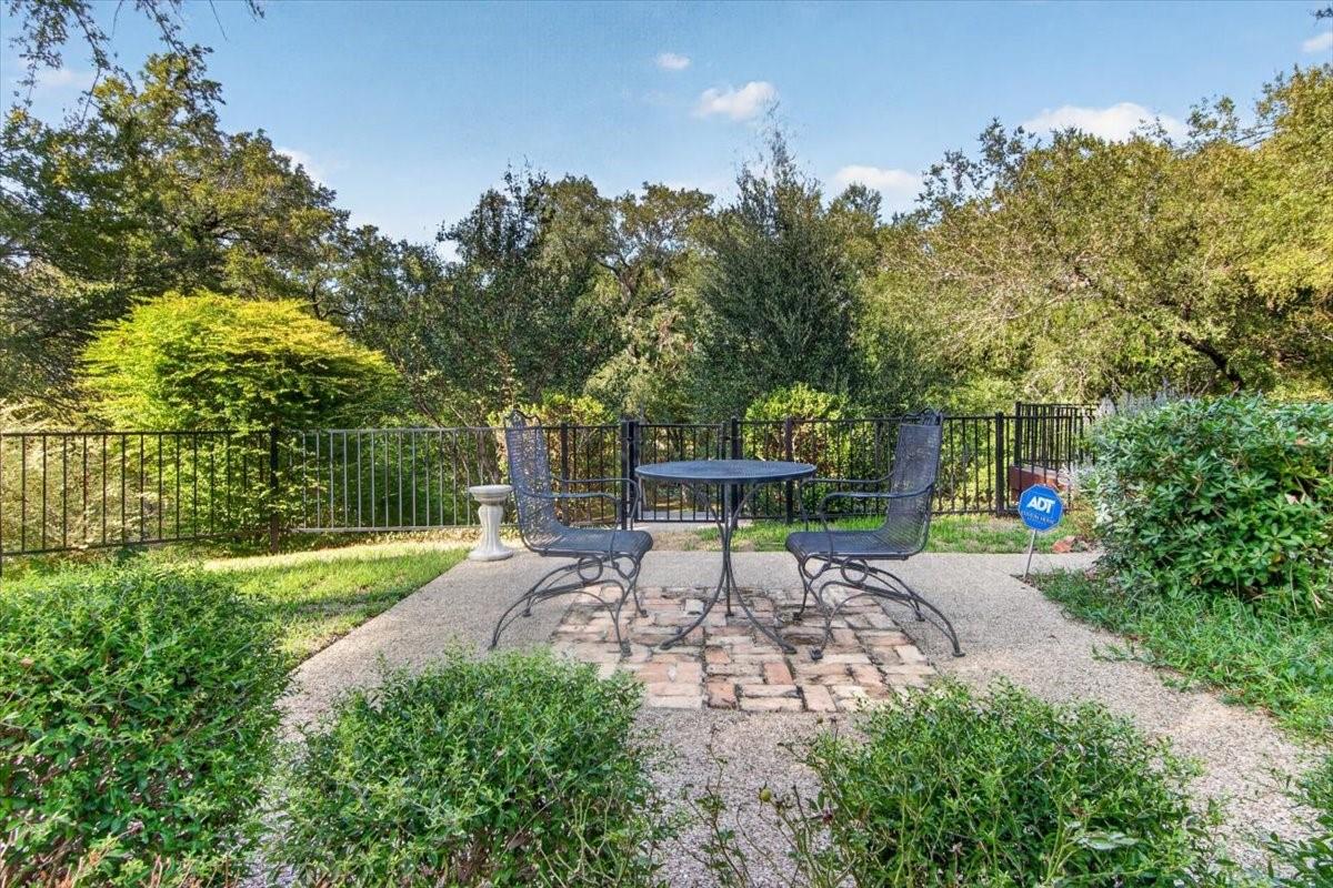 main property photo 32