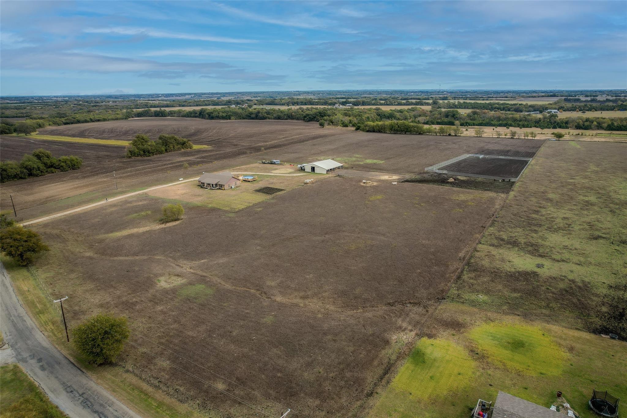 main property photo 33