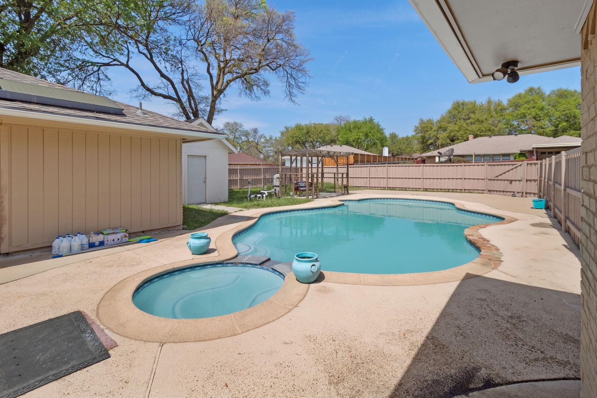 main property photo 23