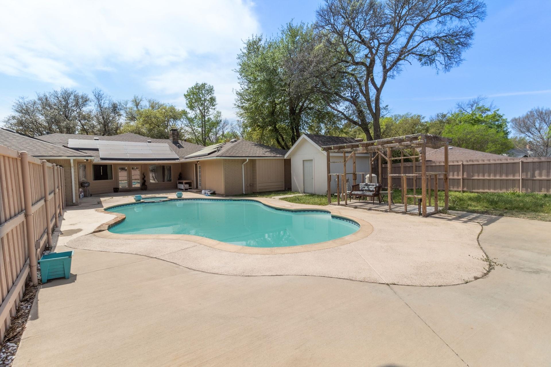 main property photo 24