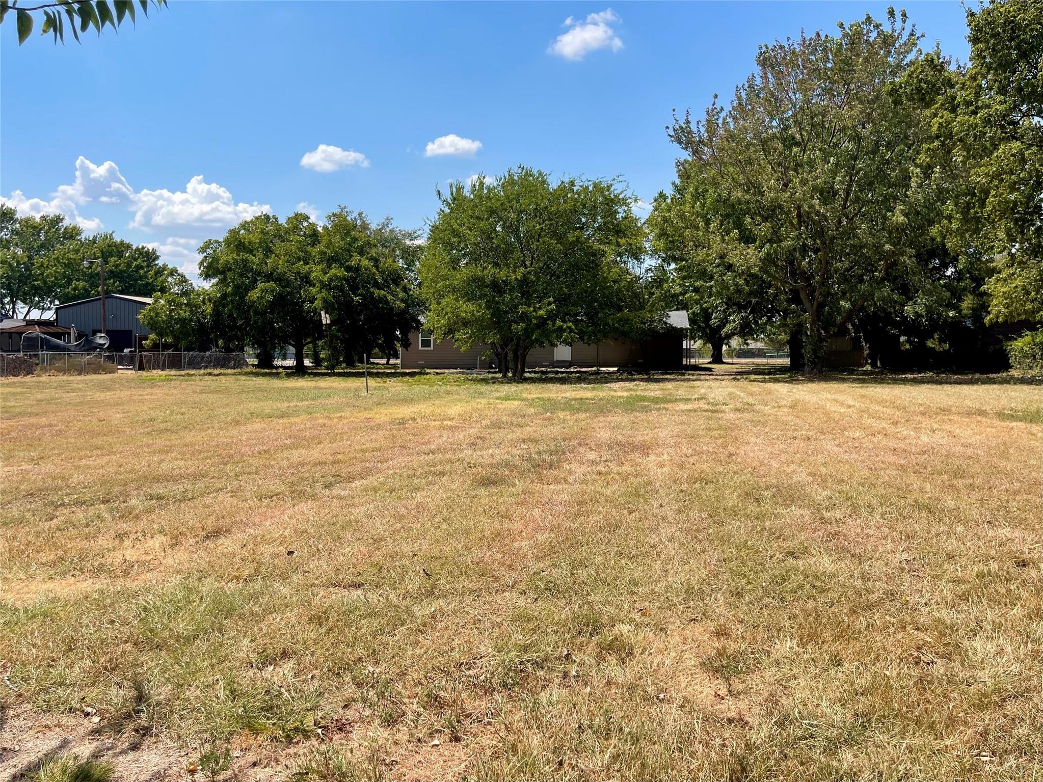 main property photo 18
