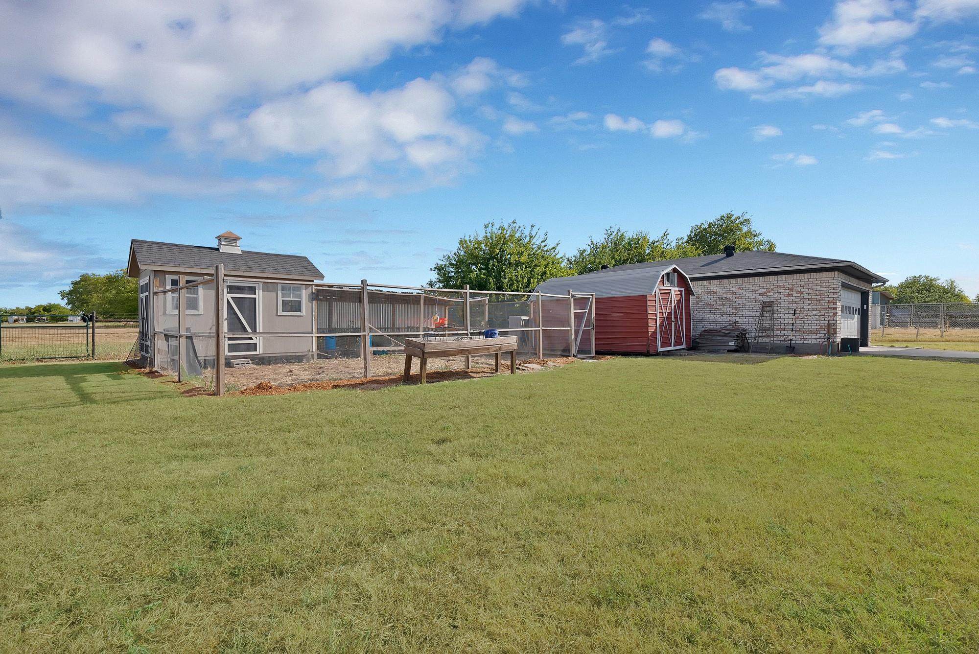 main property photo 28