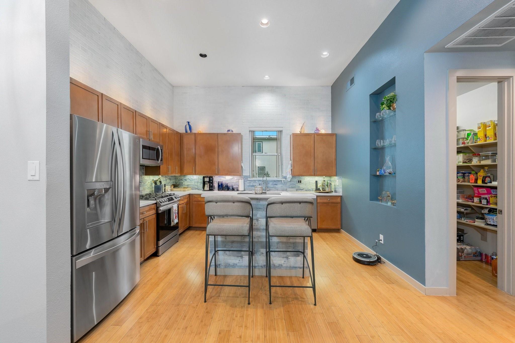 main property photo 11