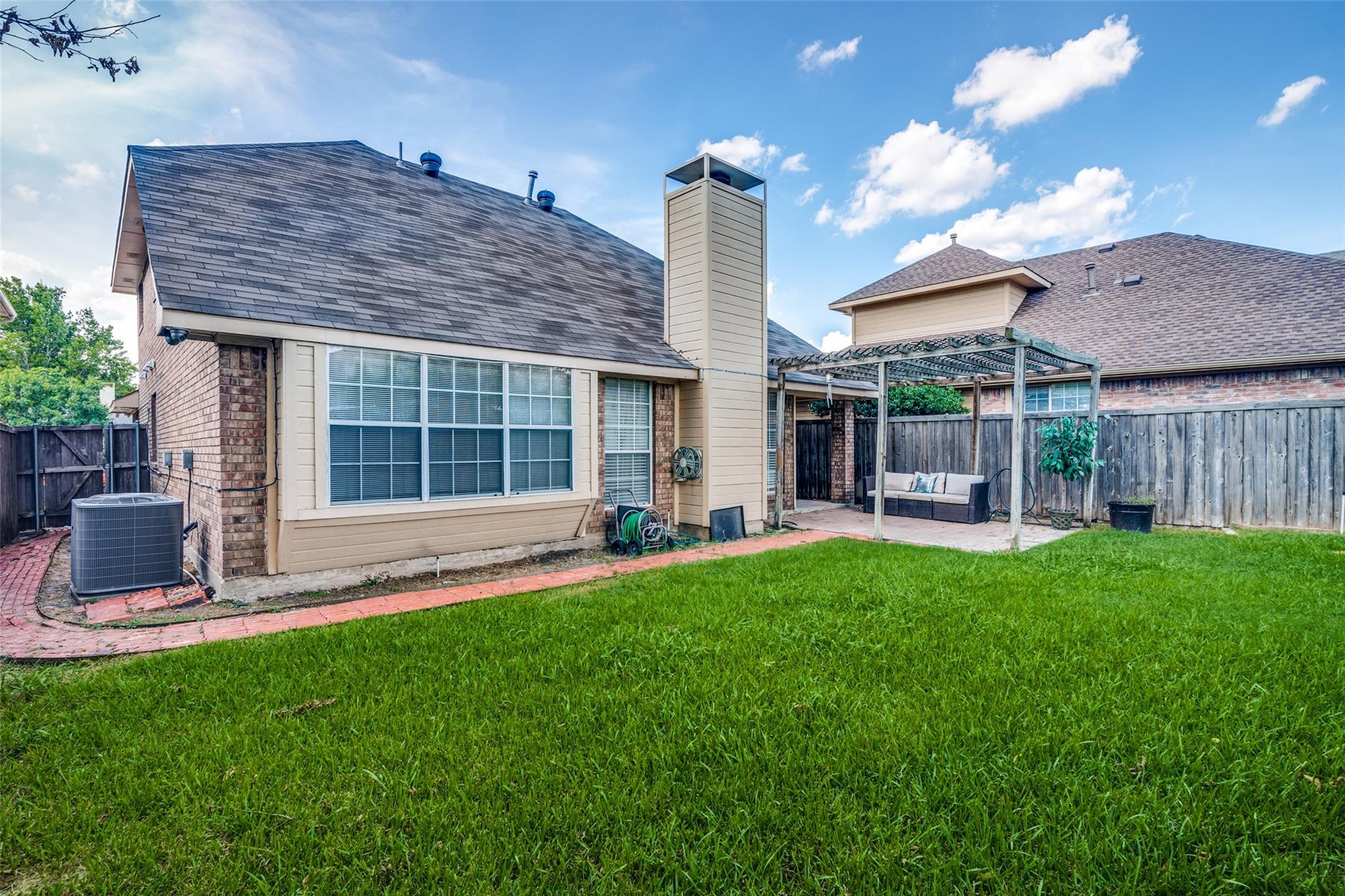 main property photo 23
