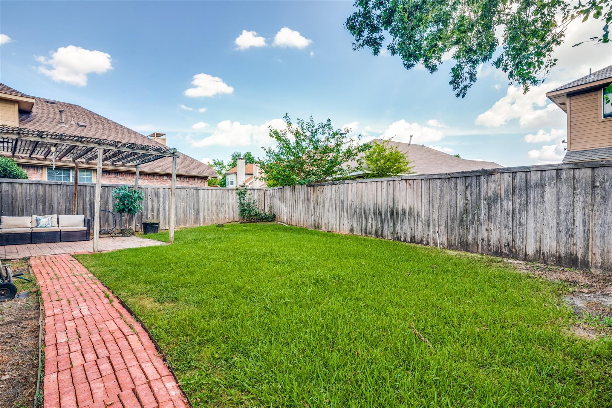 main property photo 25