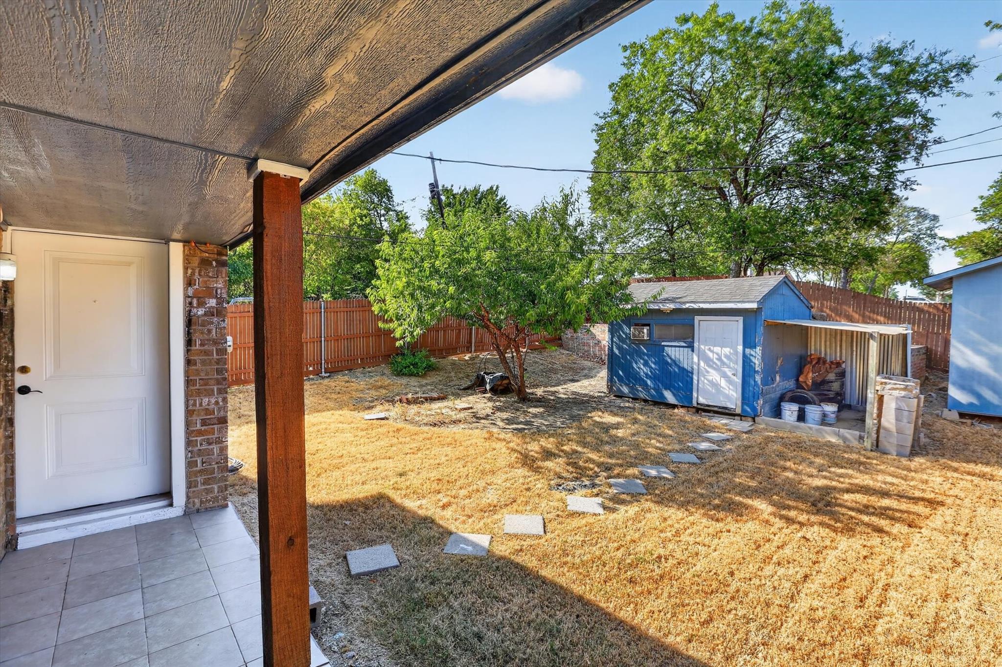 main property photo 23