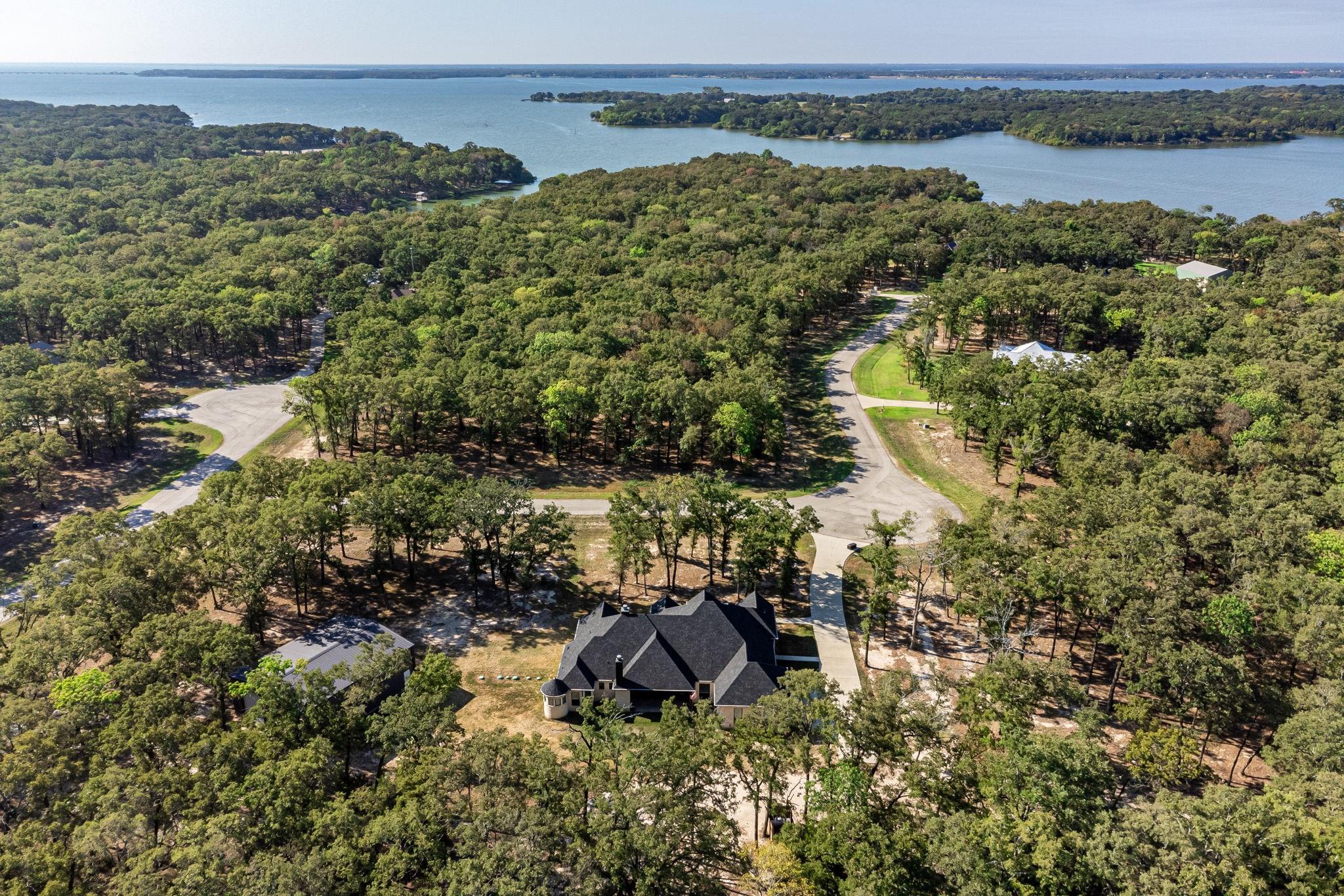 main property photo 34