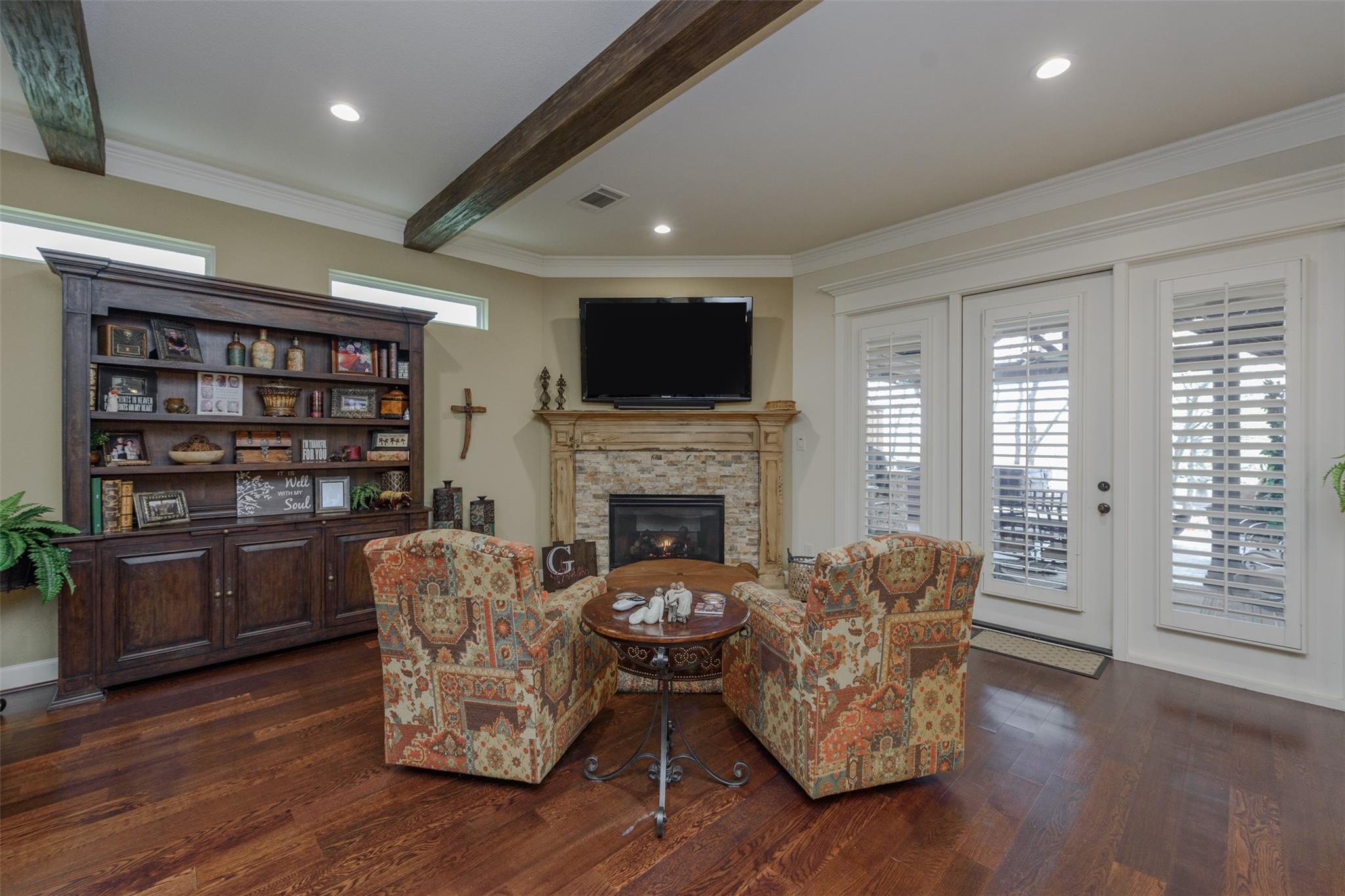 main property photo 5