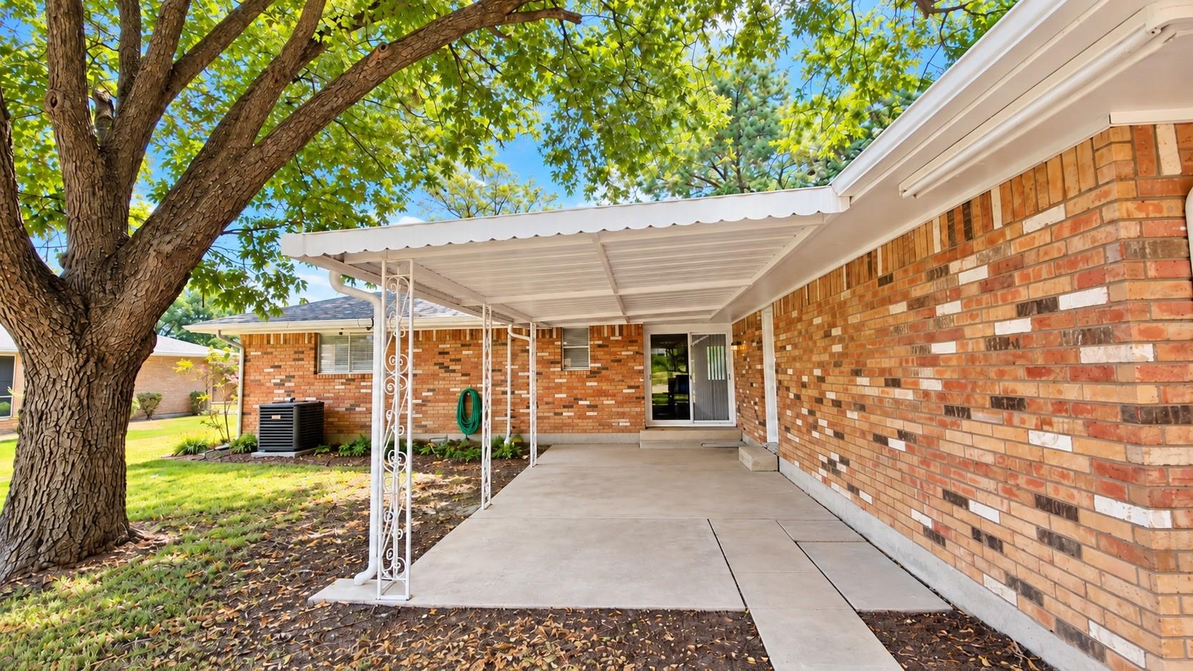 main property photo 13