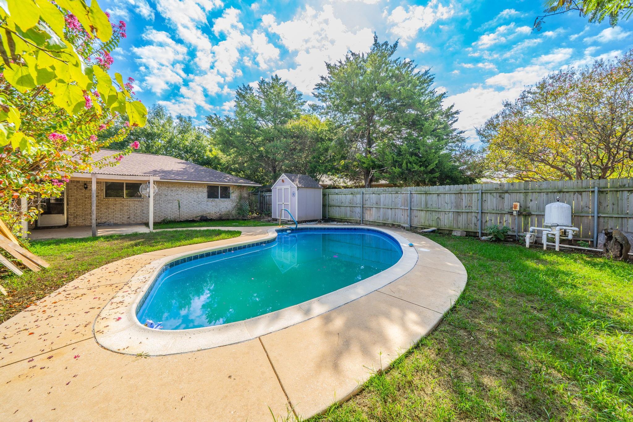 main property photo 28