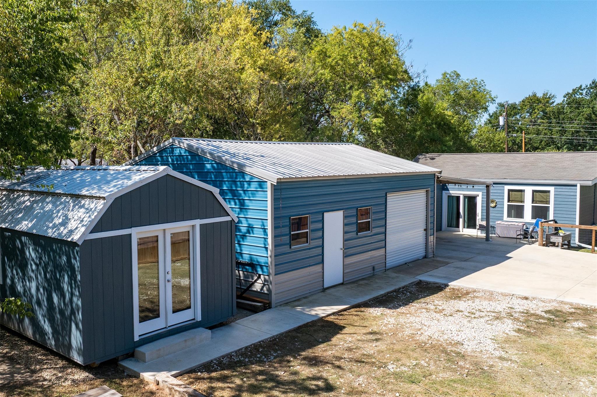 main property photo 34