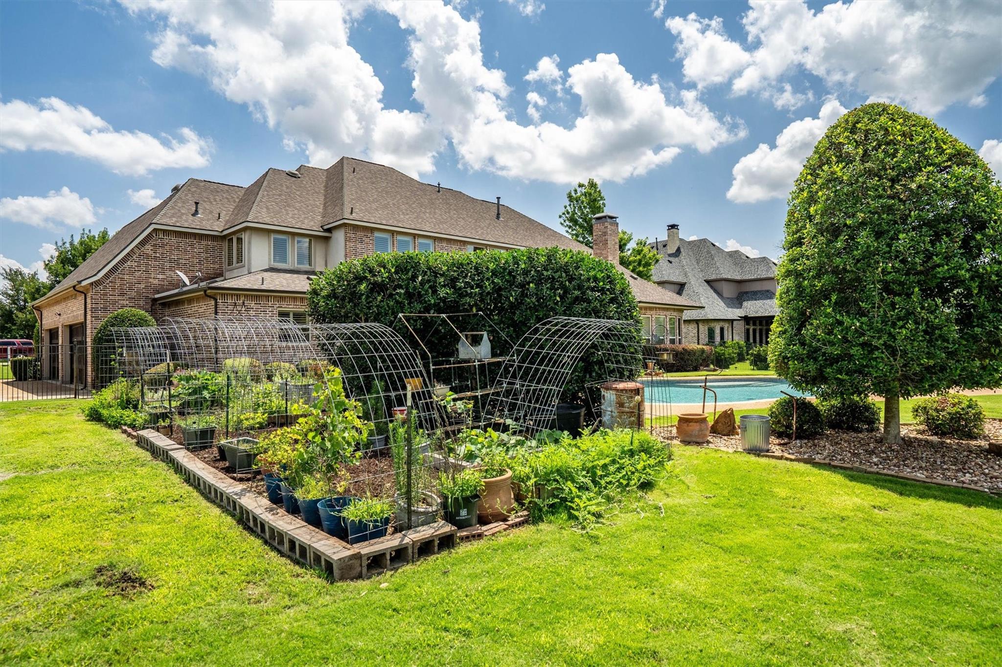 main property photo 36