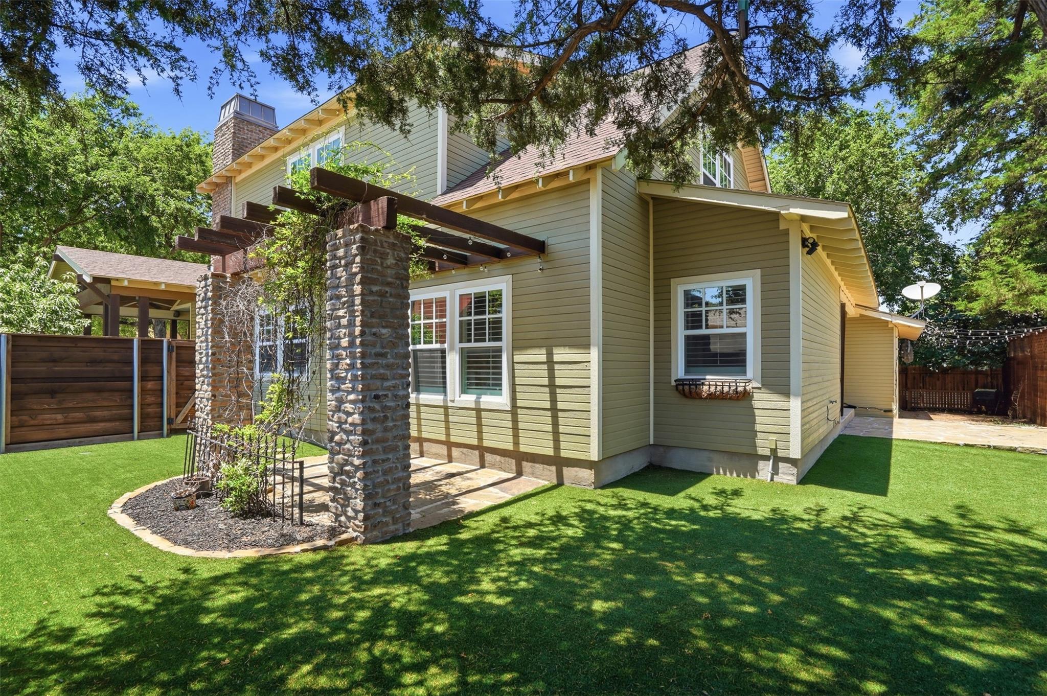 main property photo 32