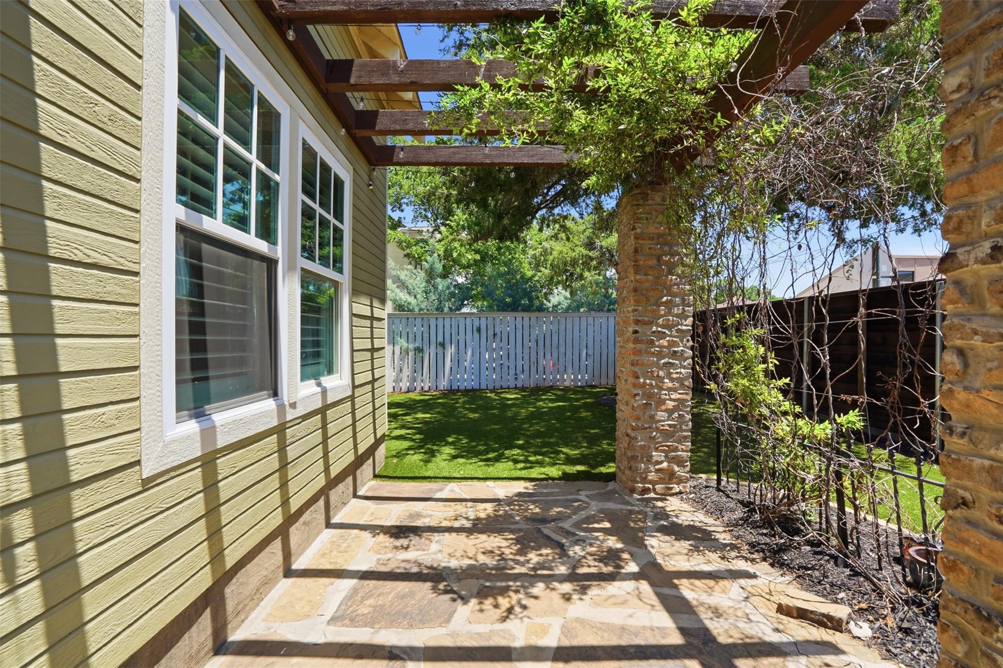 main property photo 33