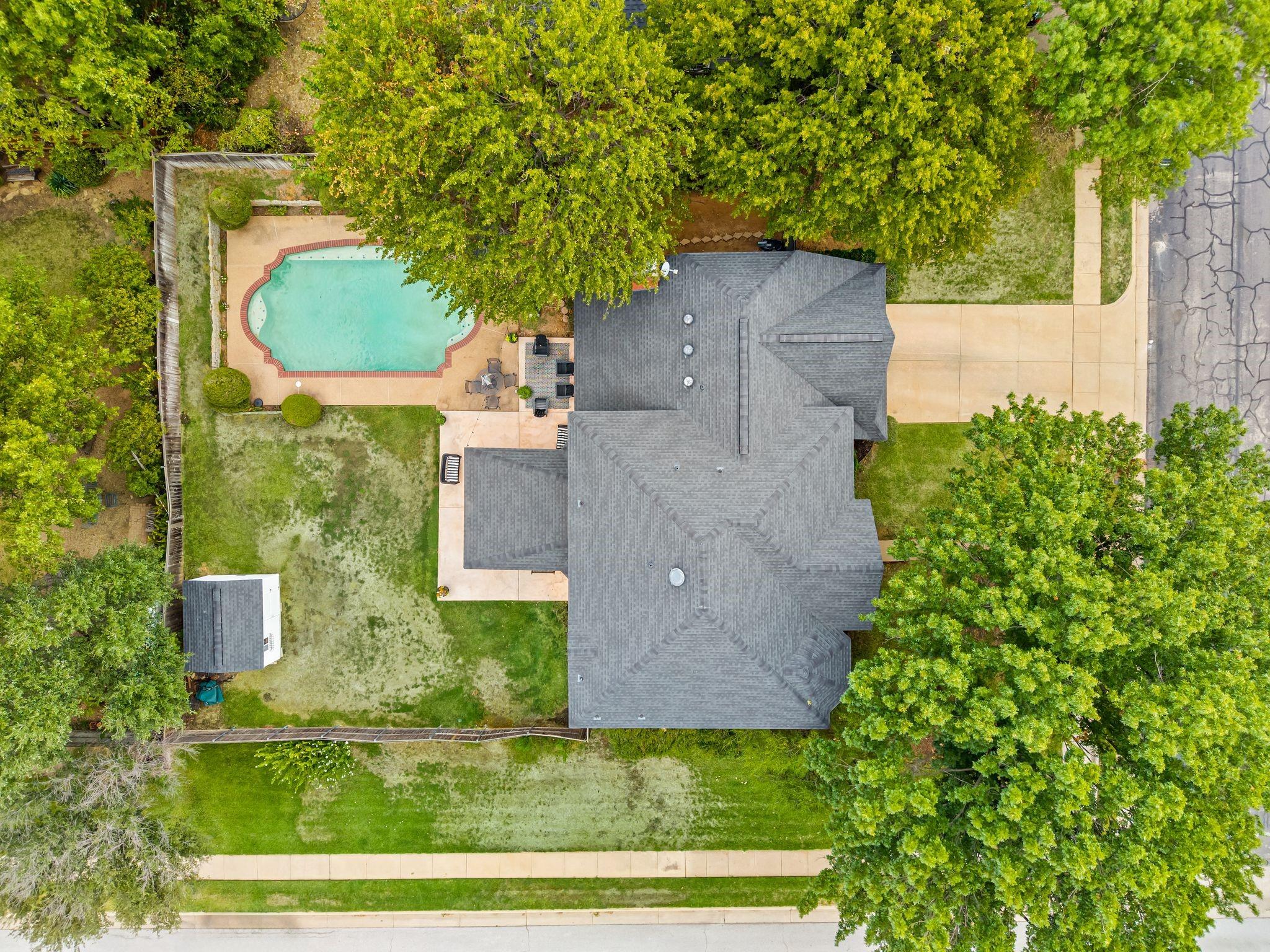 main property photo 37
