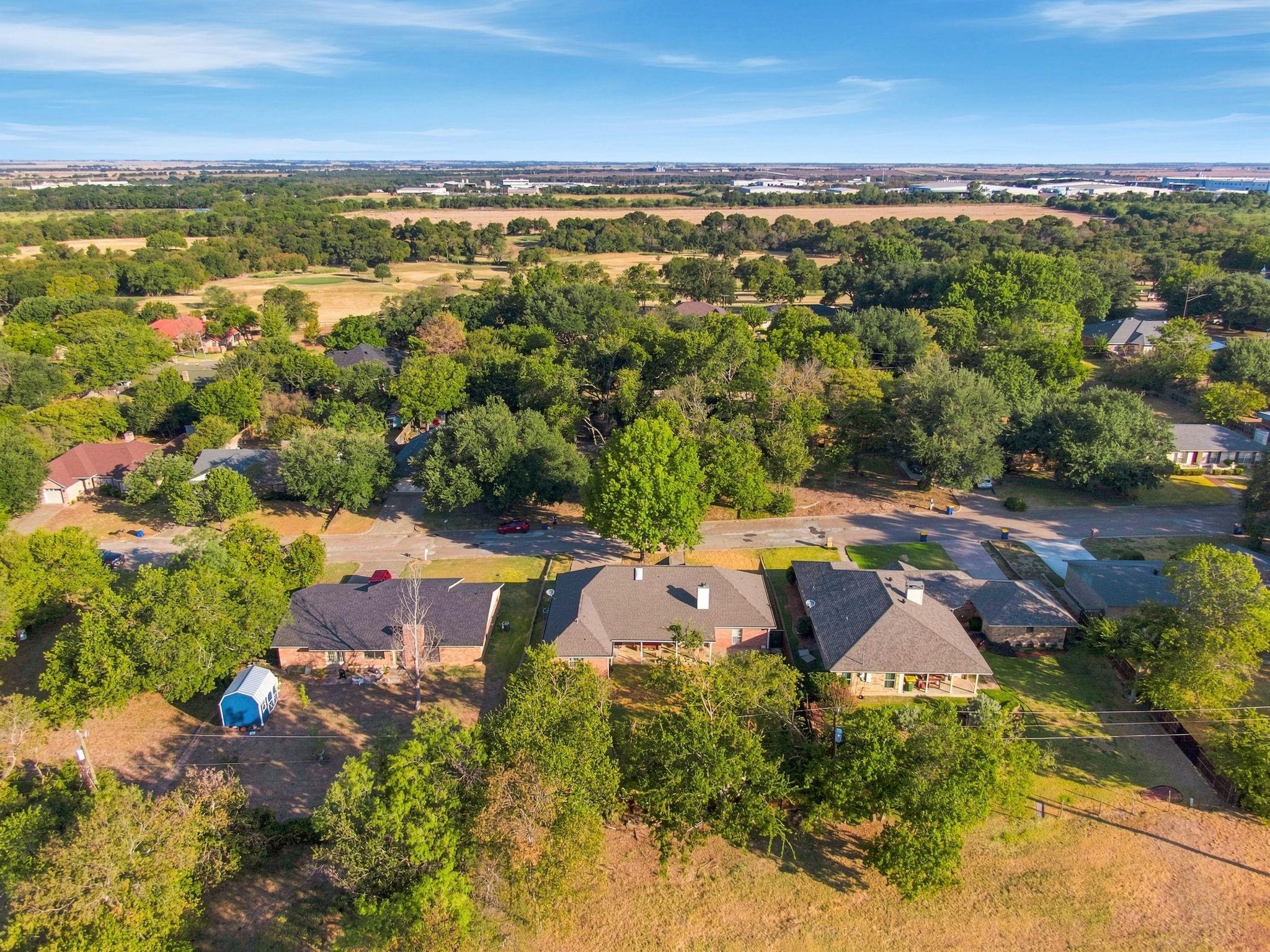 main property photo 37