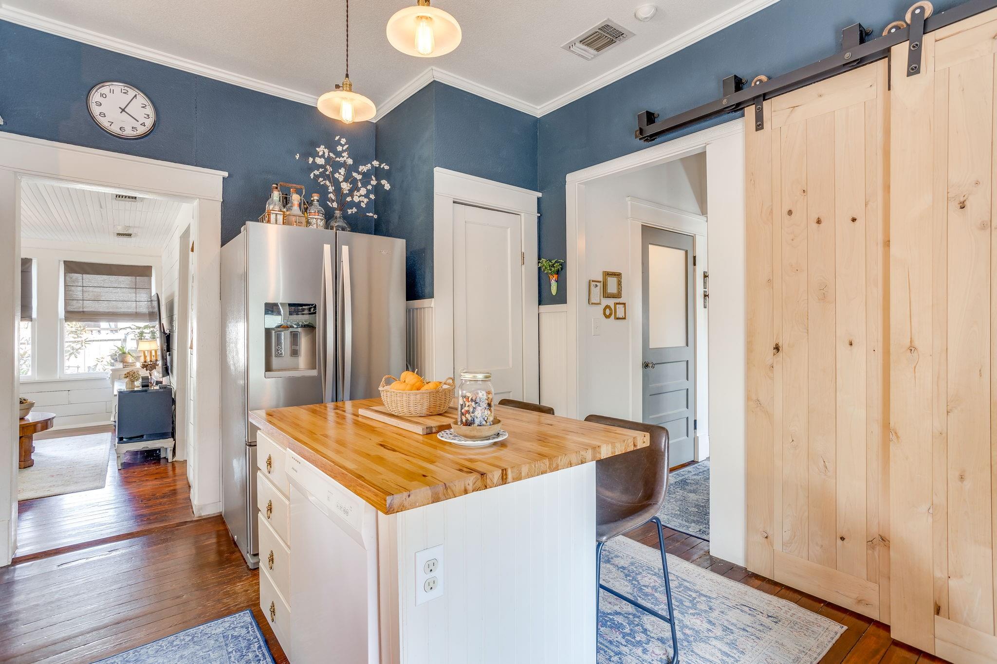 main property photo 18