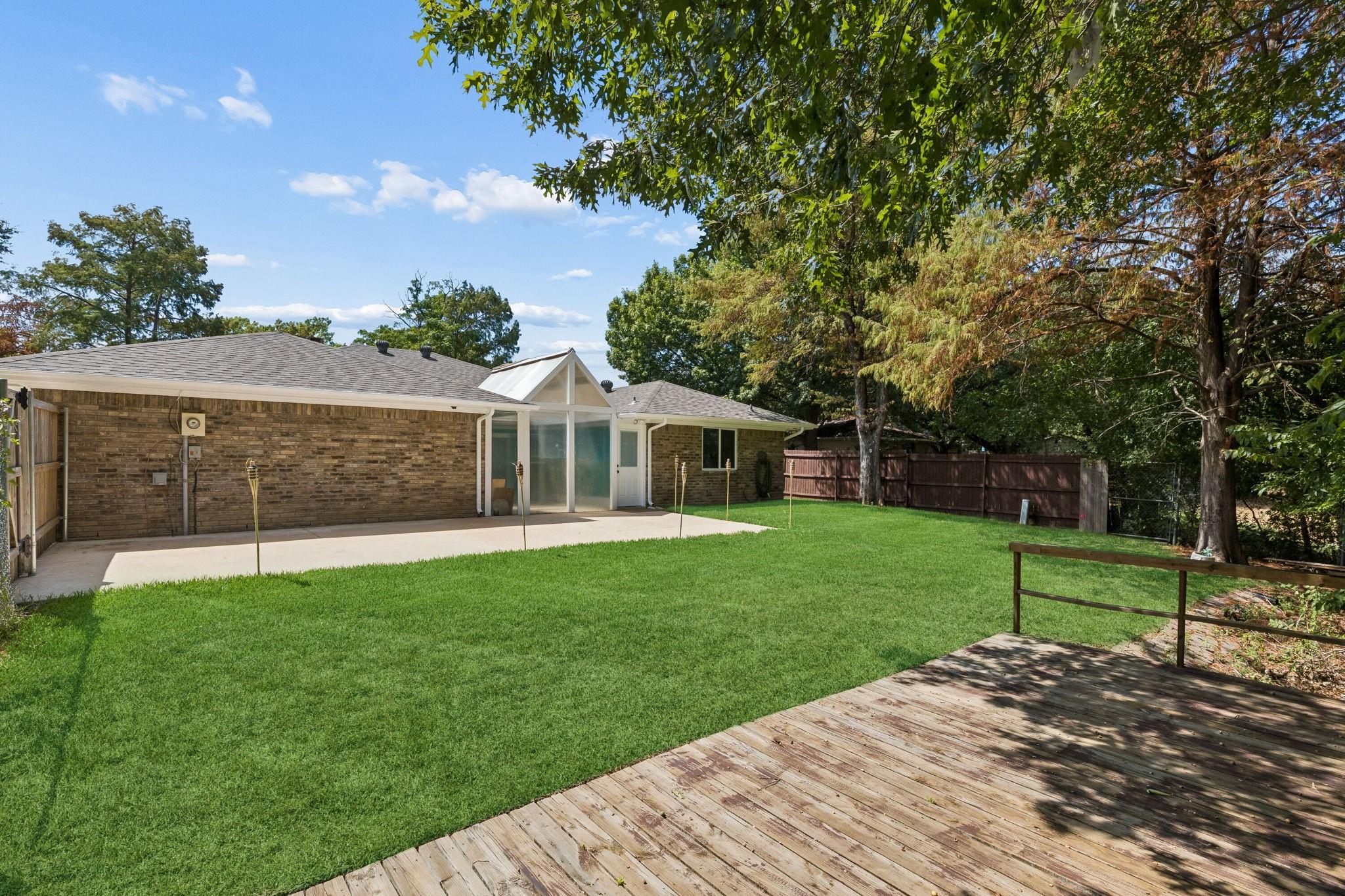 main property photo 28