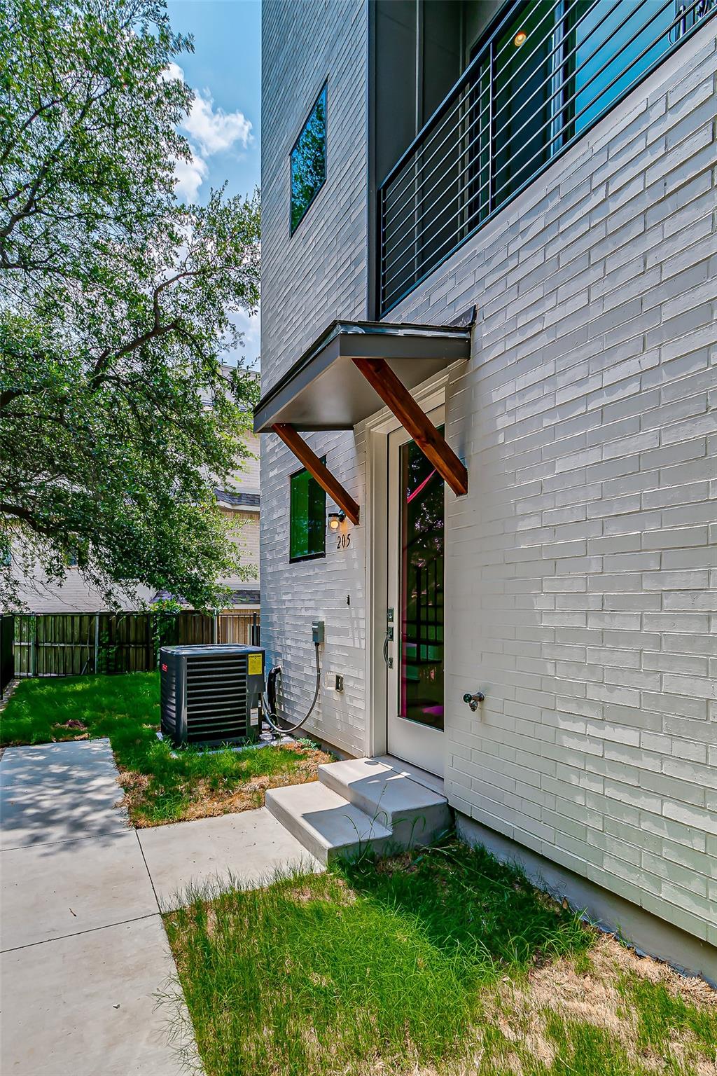 main property photo 5