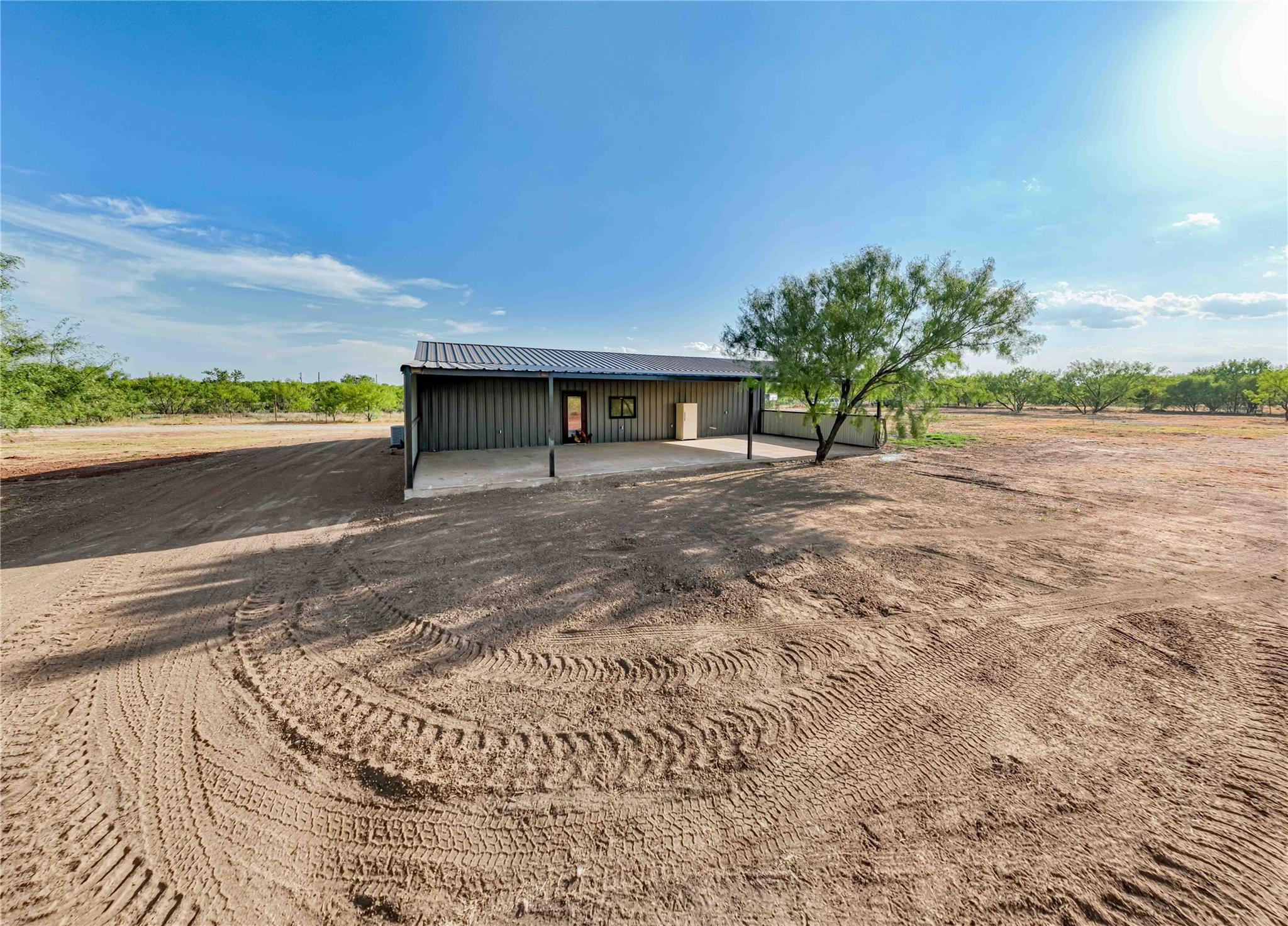 main property photo 7
