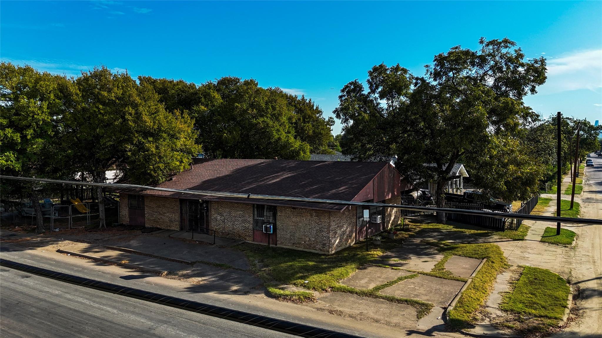 main property photo 6
