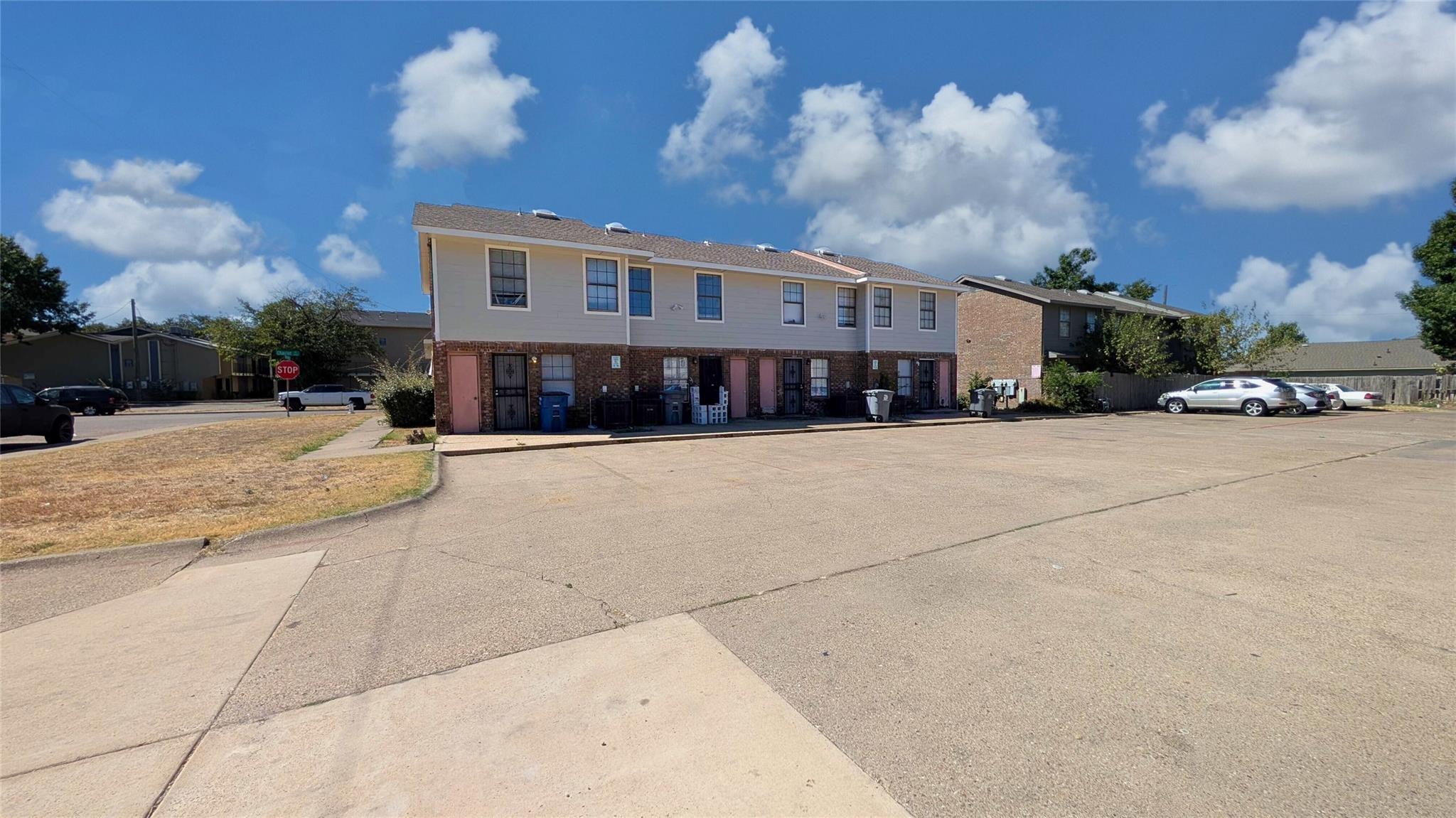 main property photo 17