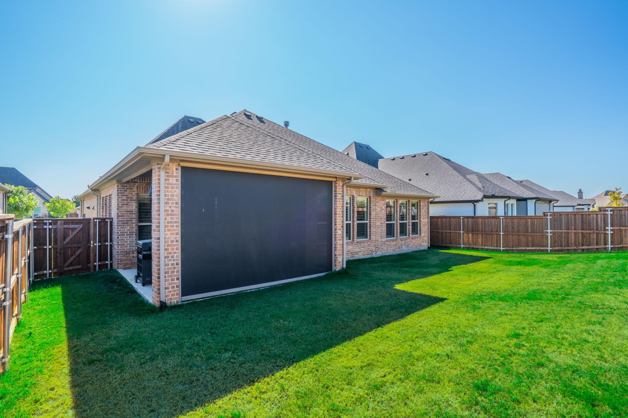 main property photo 23