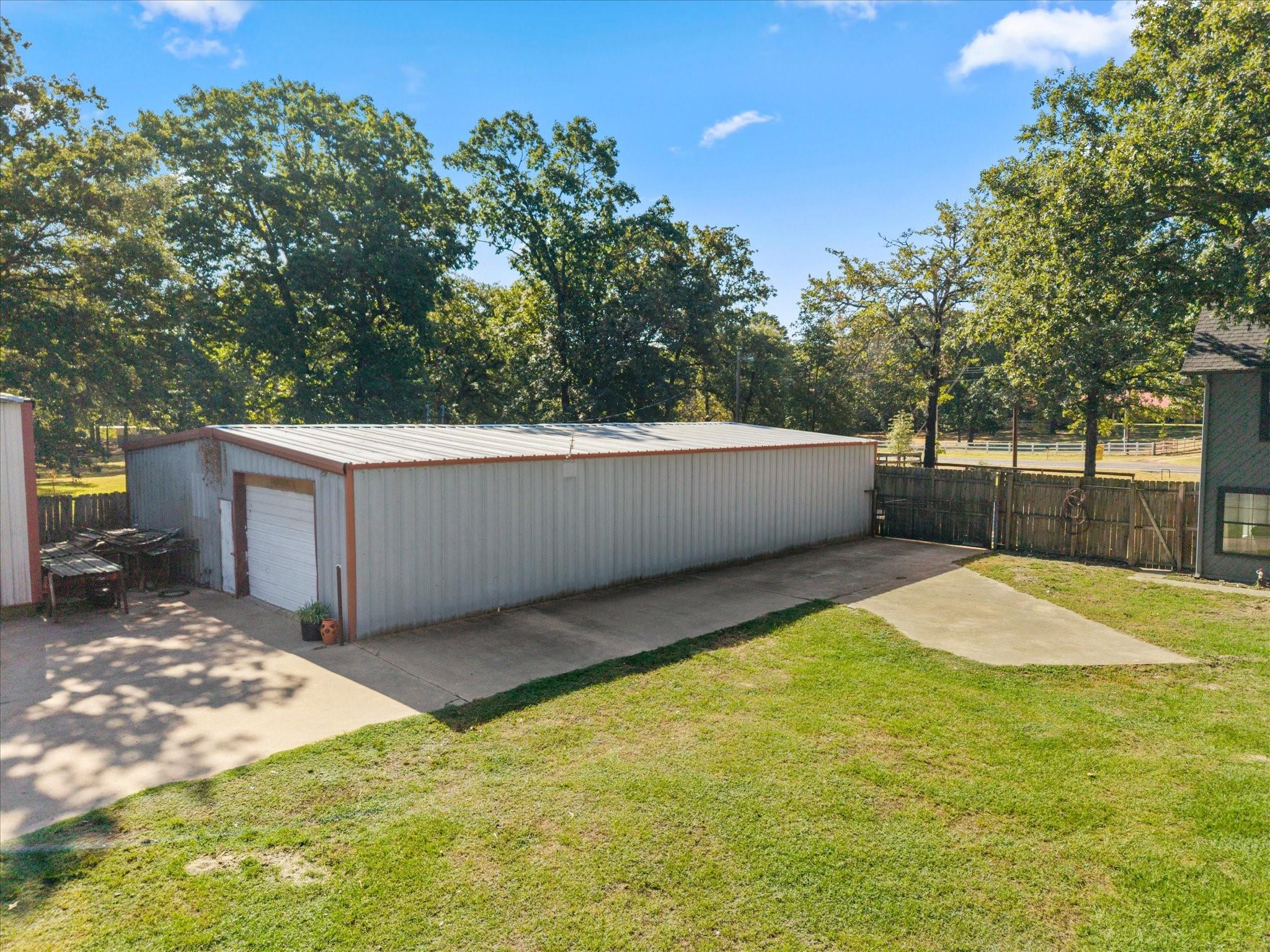 main property photo 32
