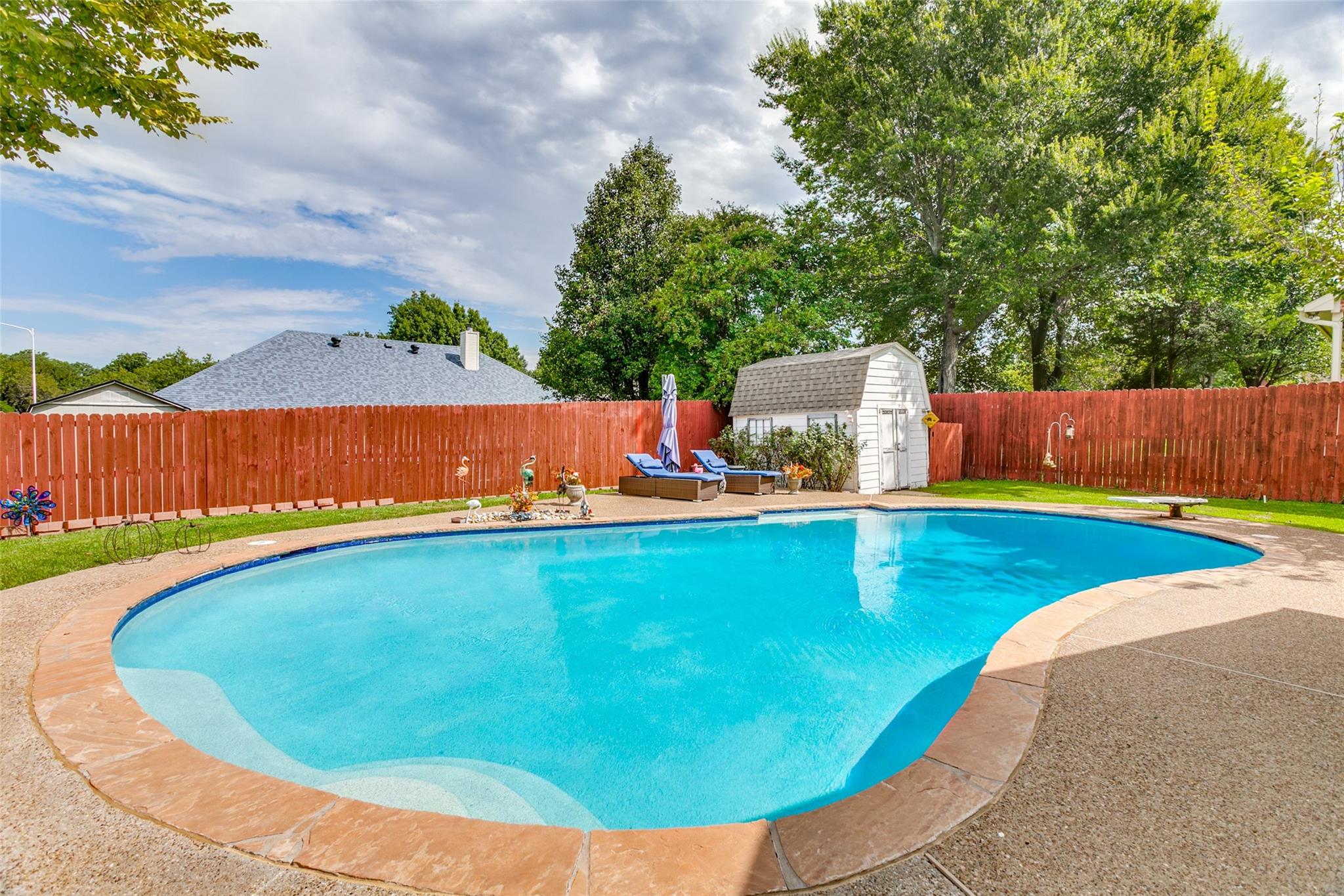 main property photo 17