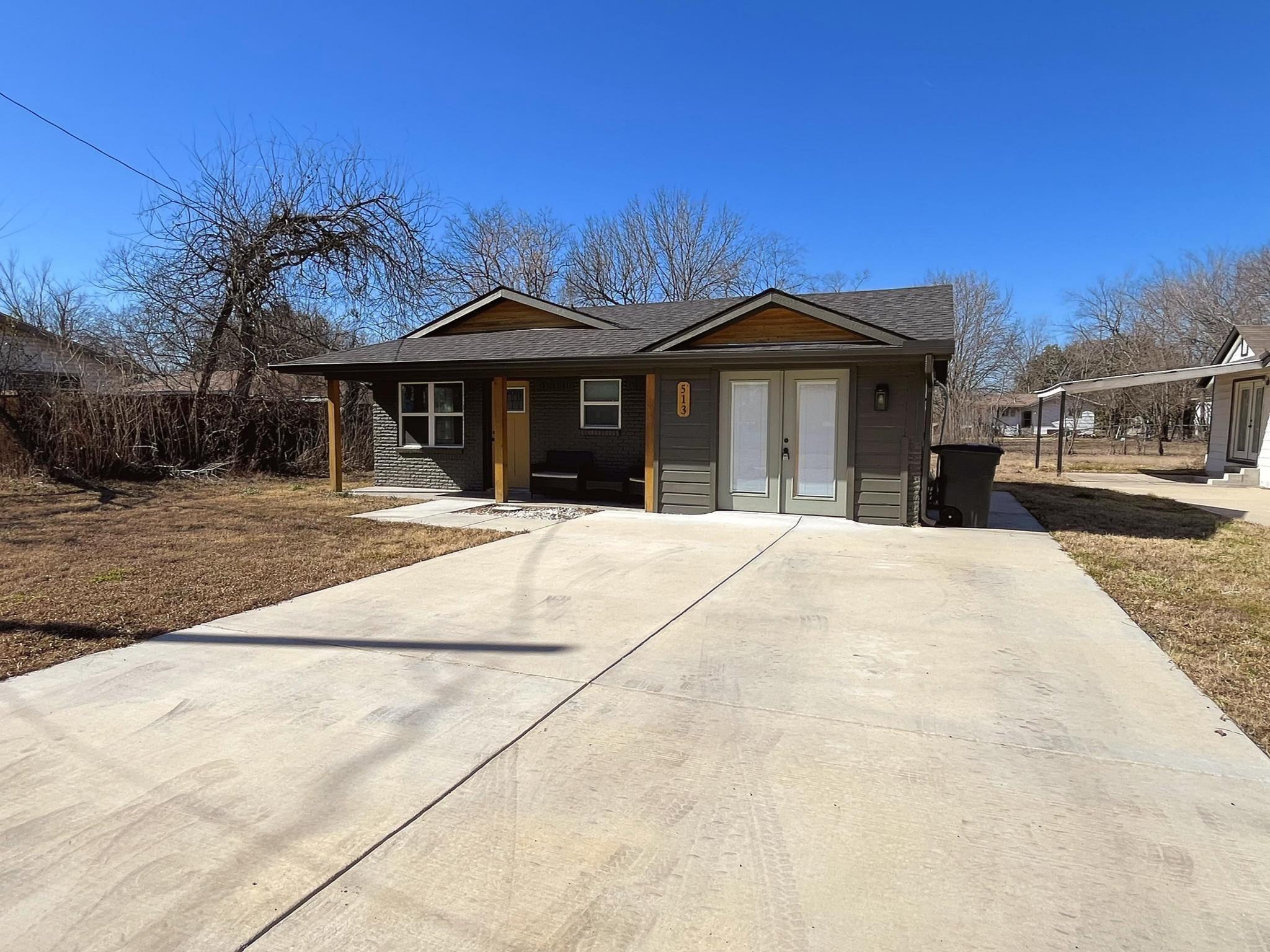 main property photo 4