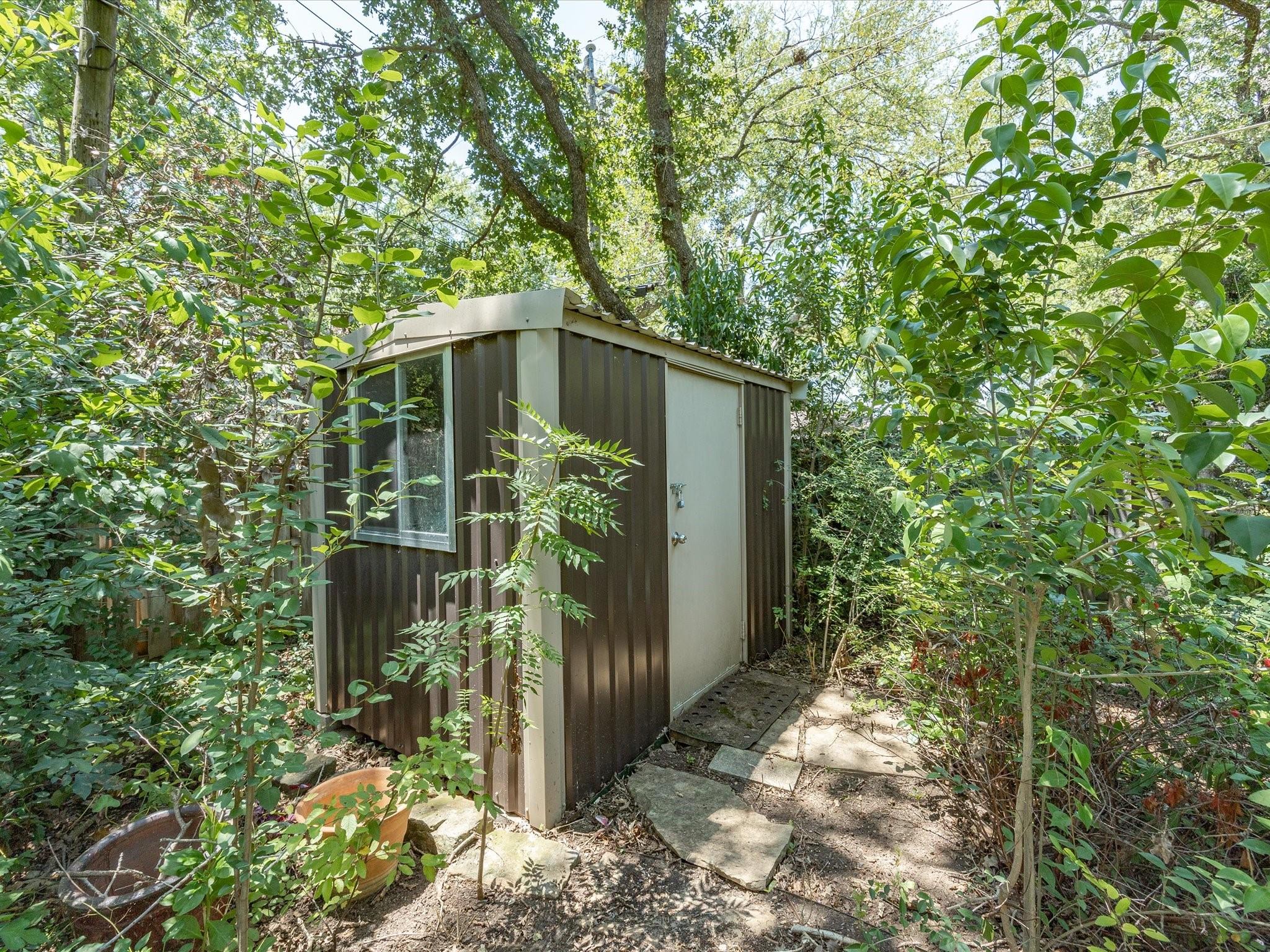 main property photo 30