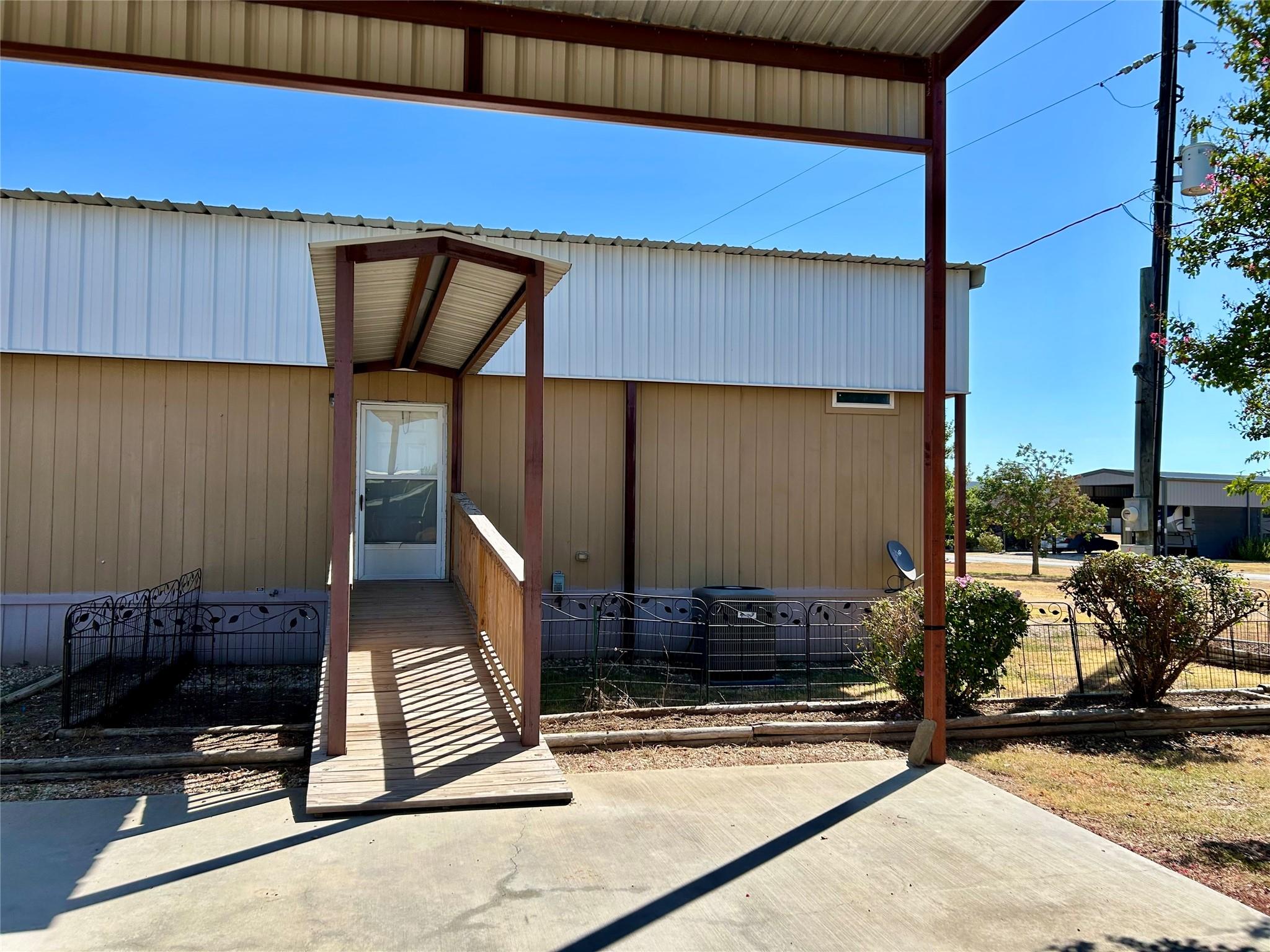 main property photo 5
