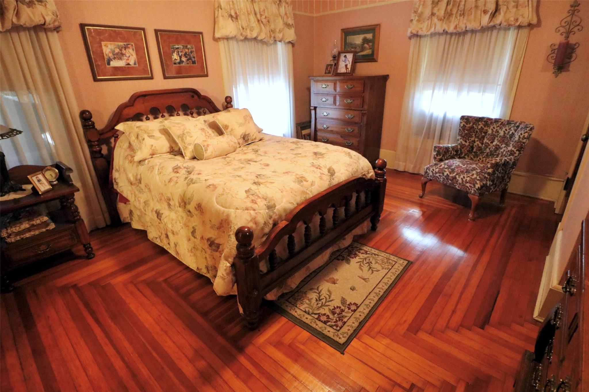 main property photo 19
