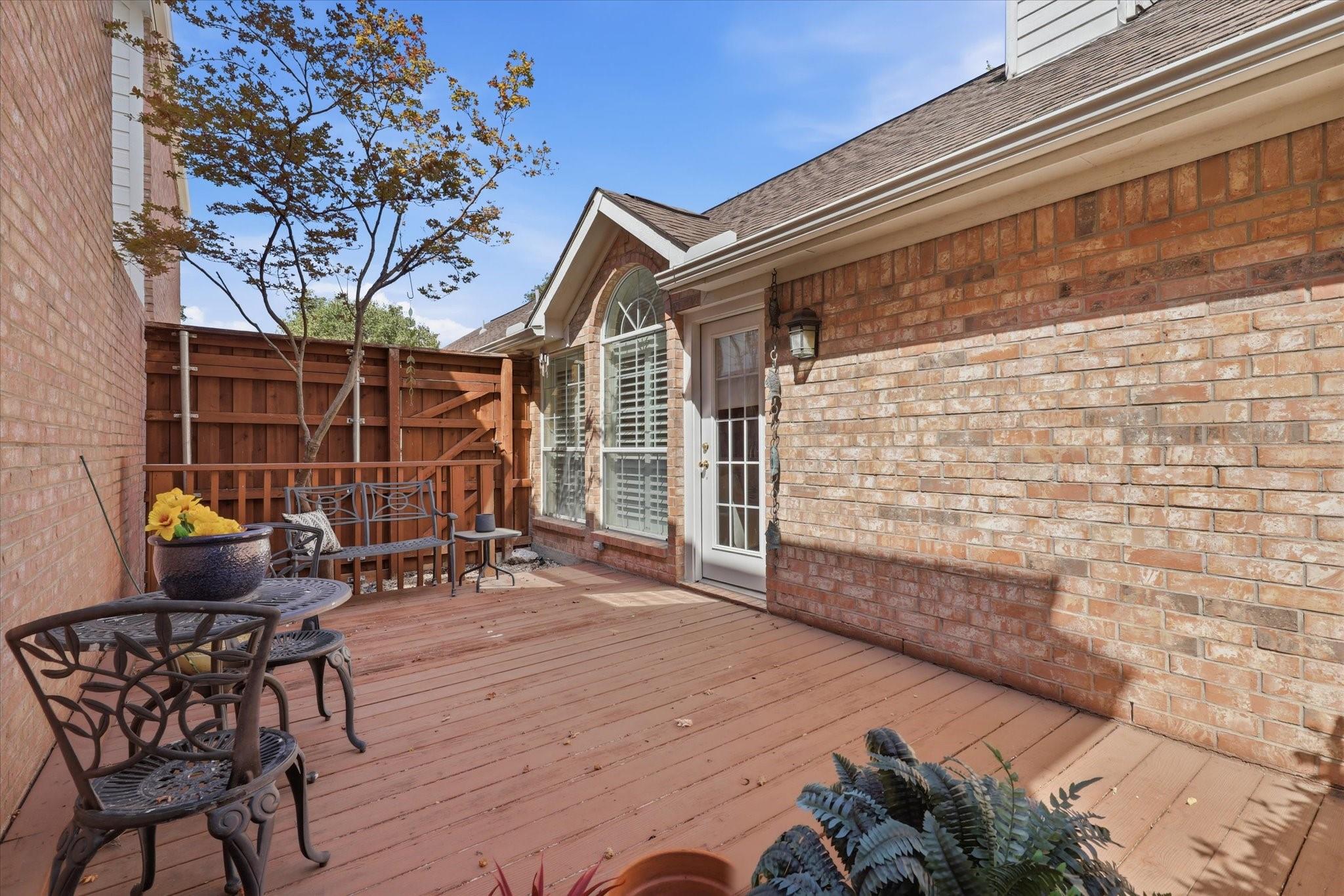 main property photo 28