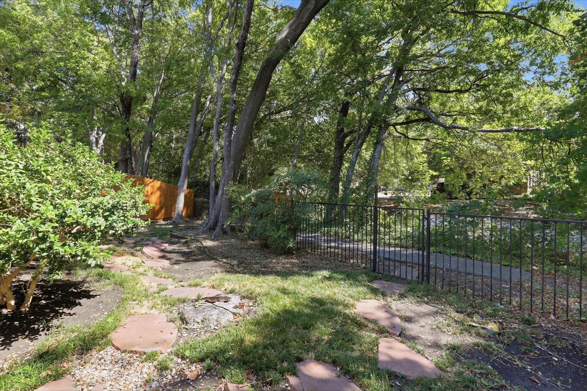 main property photo 30