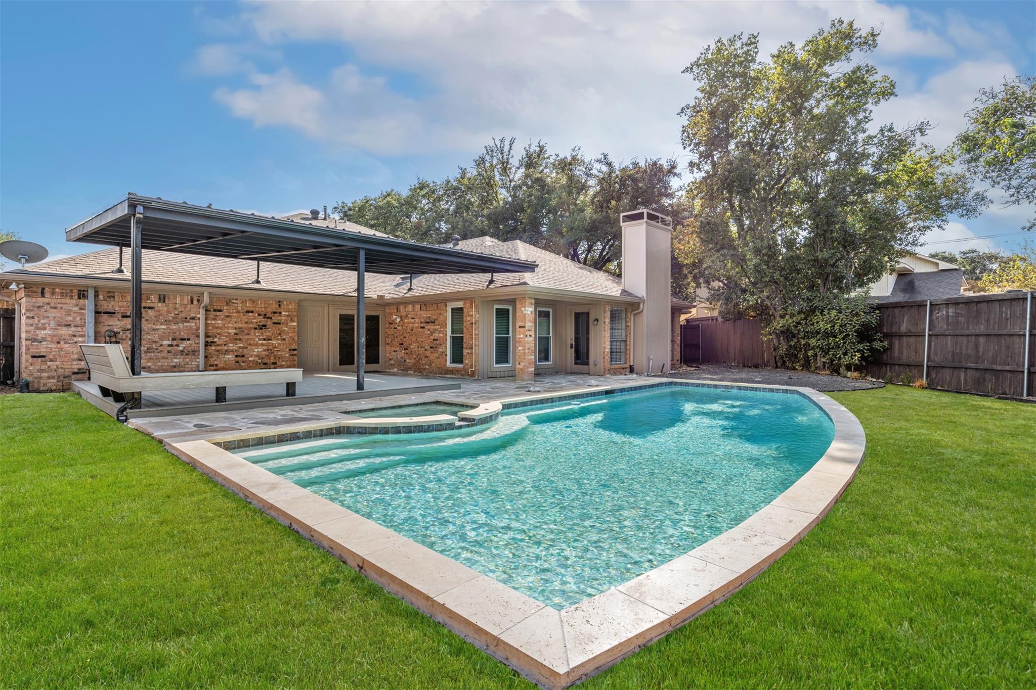 main property photo 30