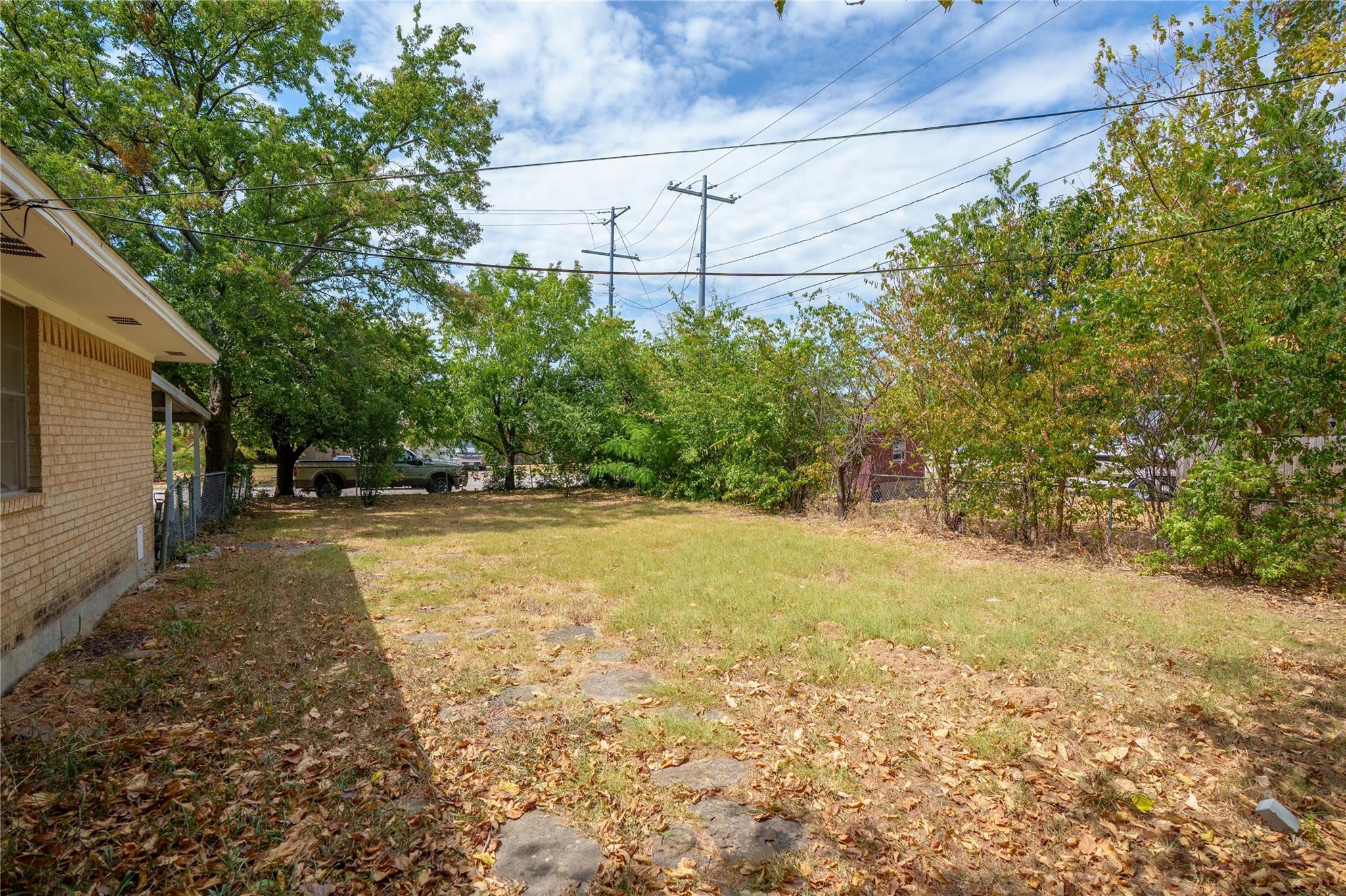 main property photo 31