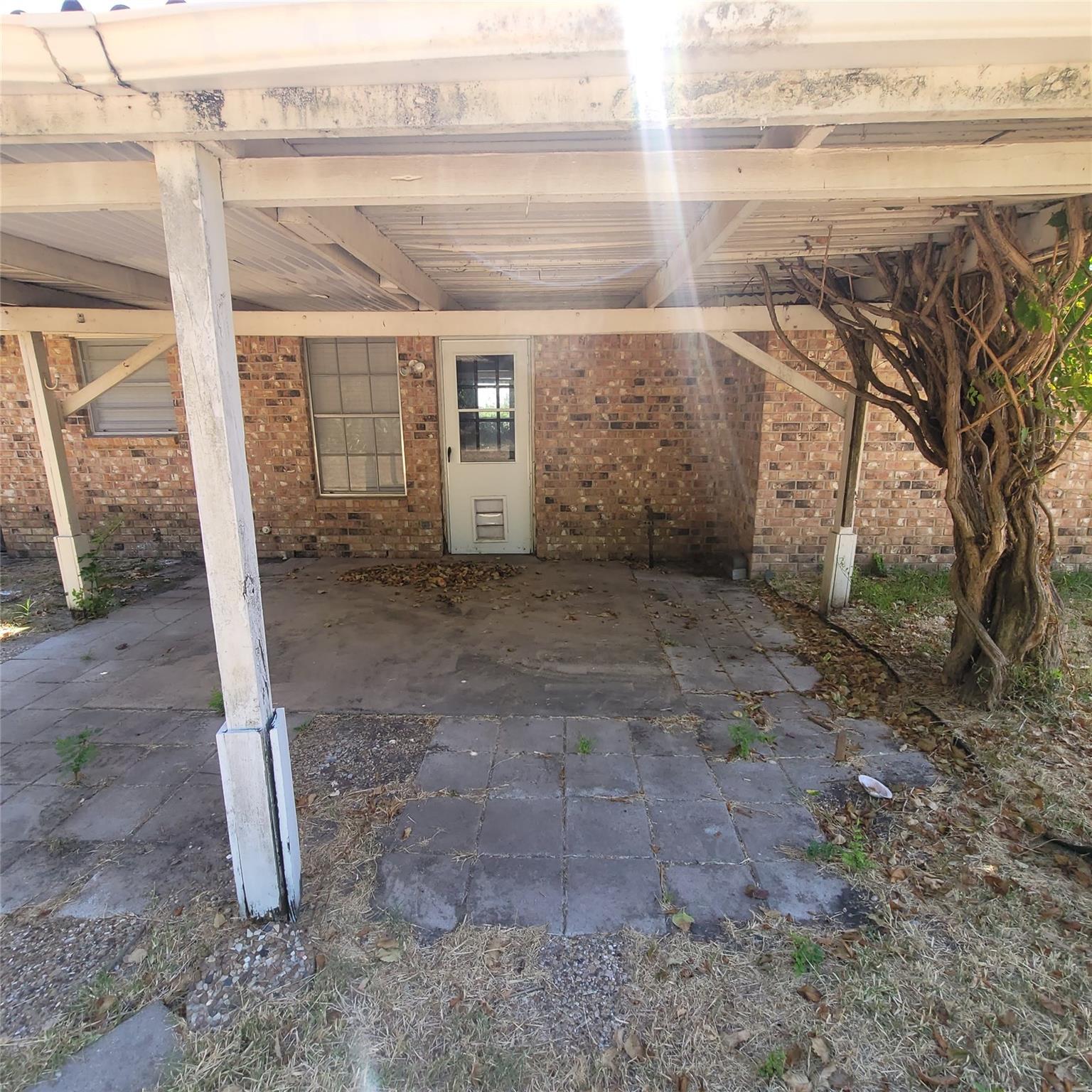 main property photo 16