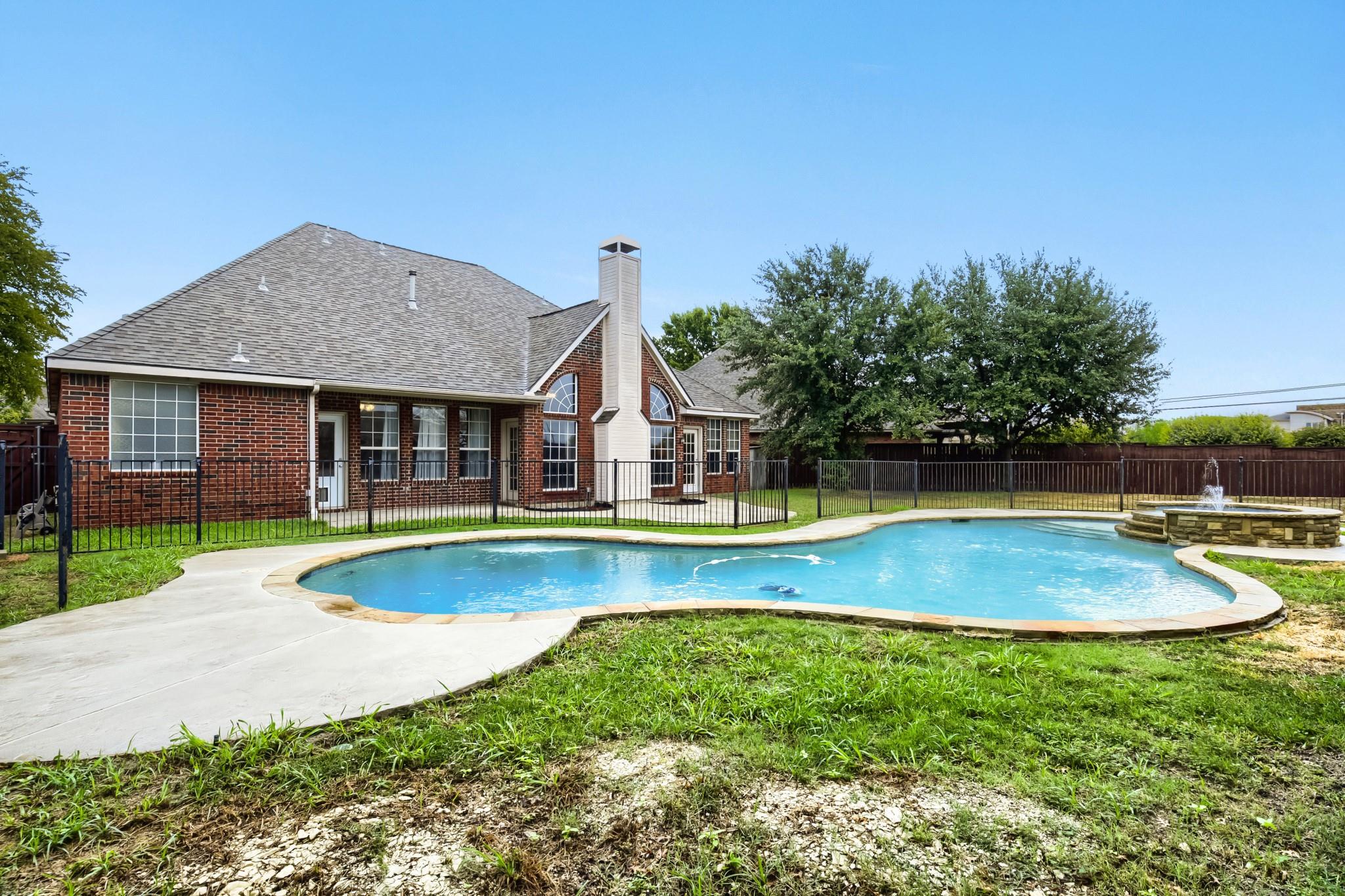 main property photo 24