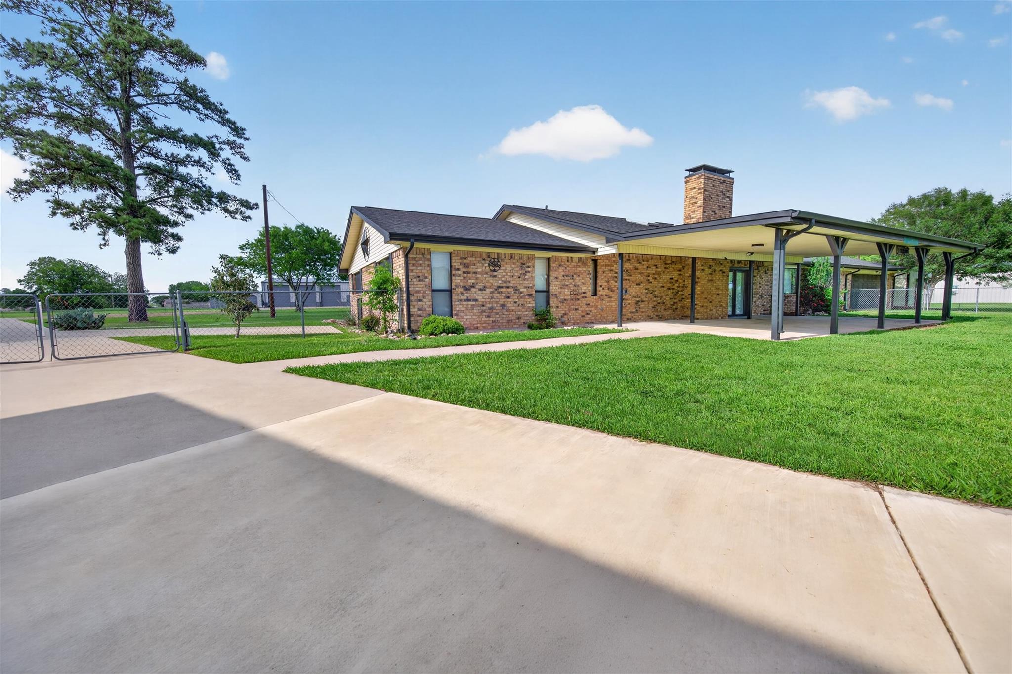 main property photo 33