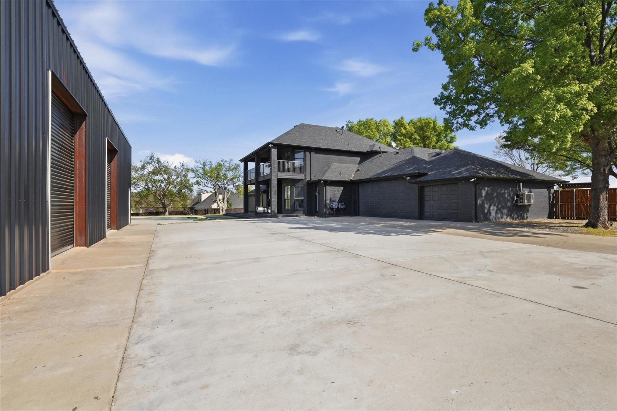 main property photo 37