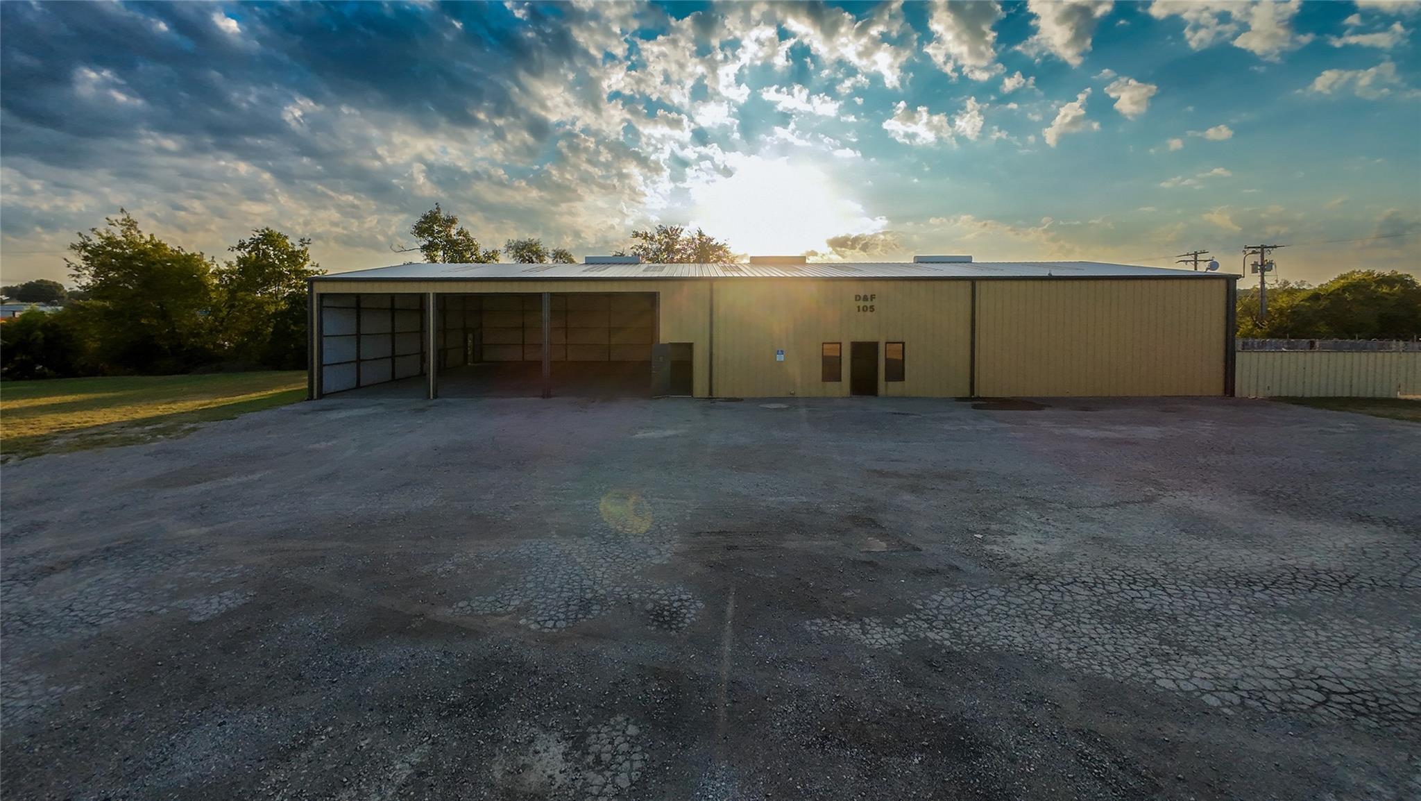 main property photo 10