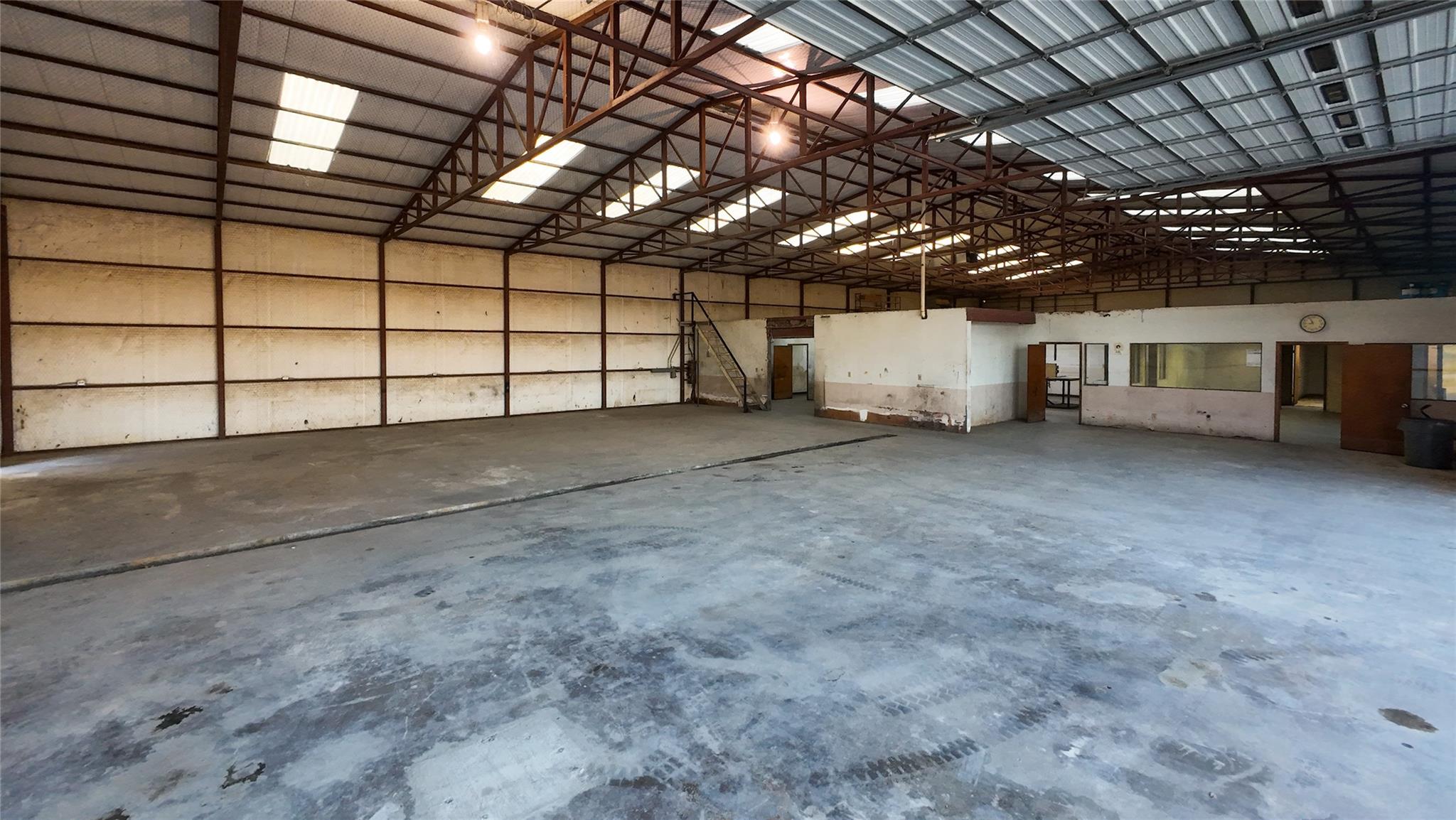 main property photo 18