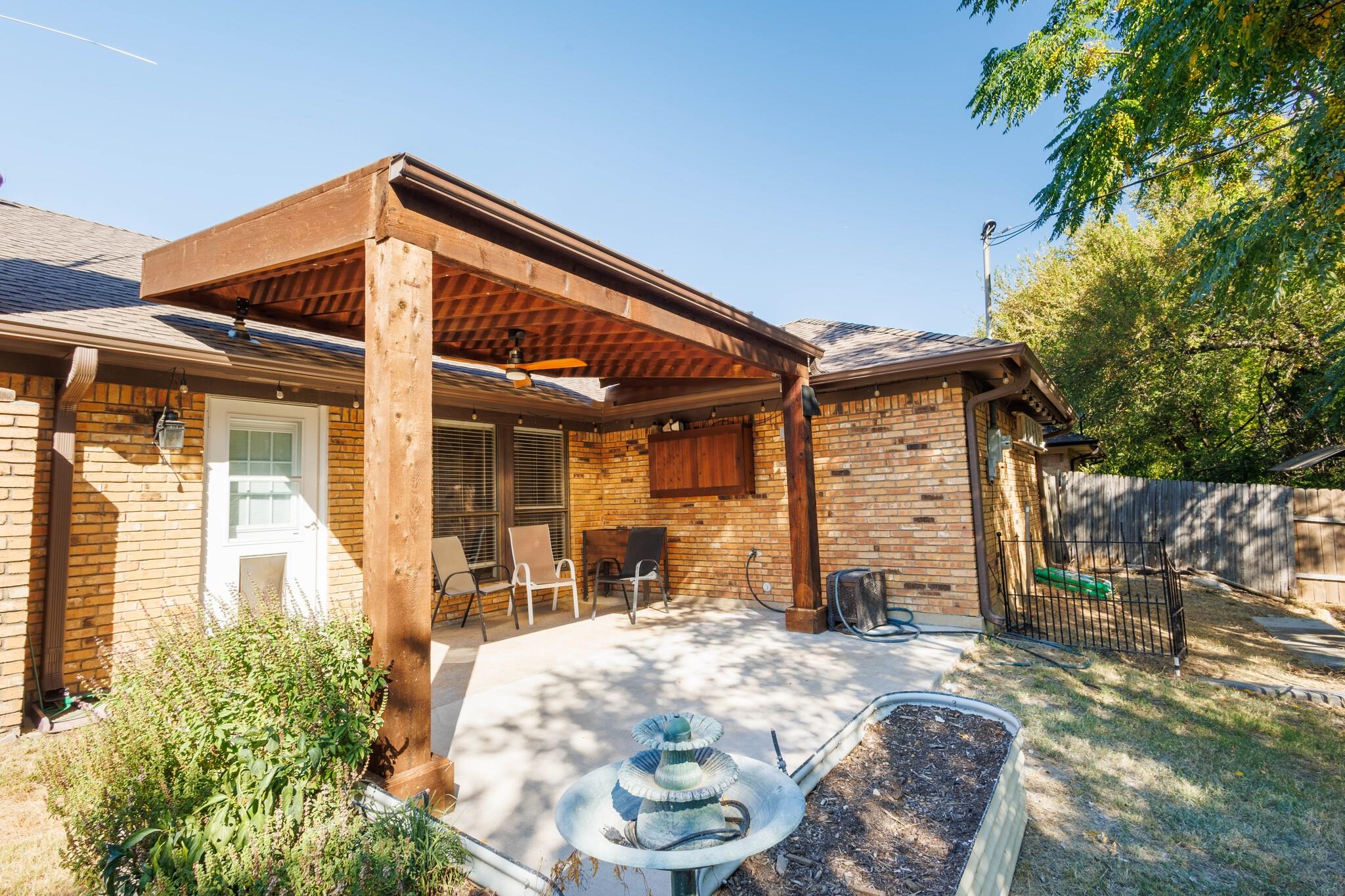 main property photo 28