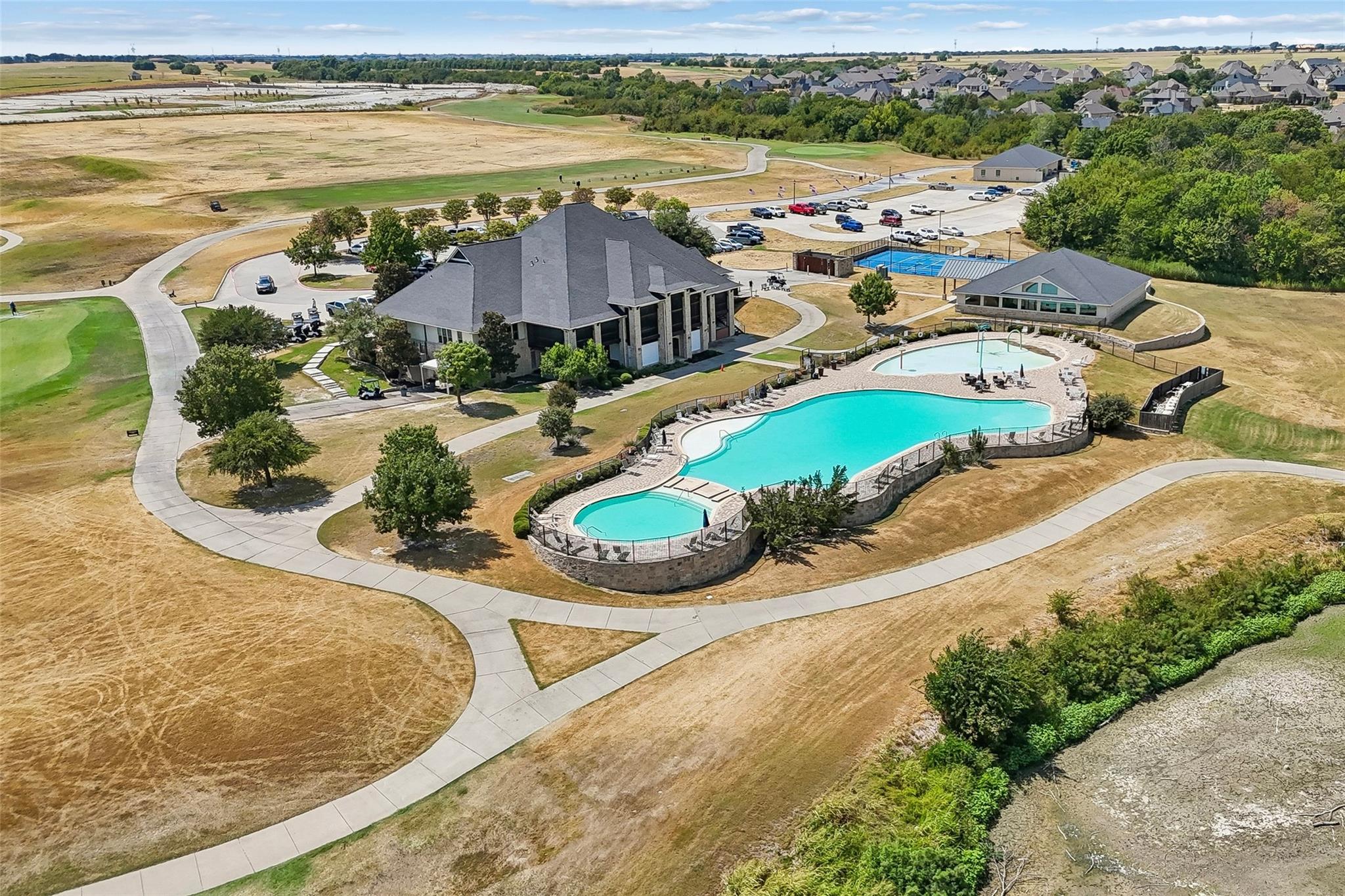 main property photo 35