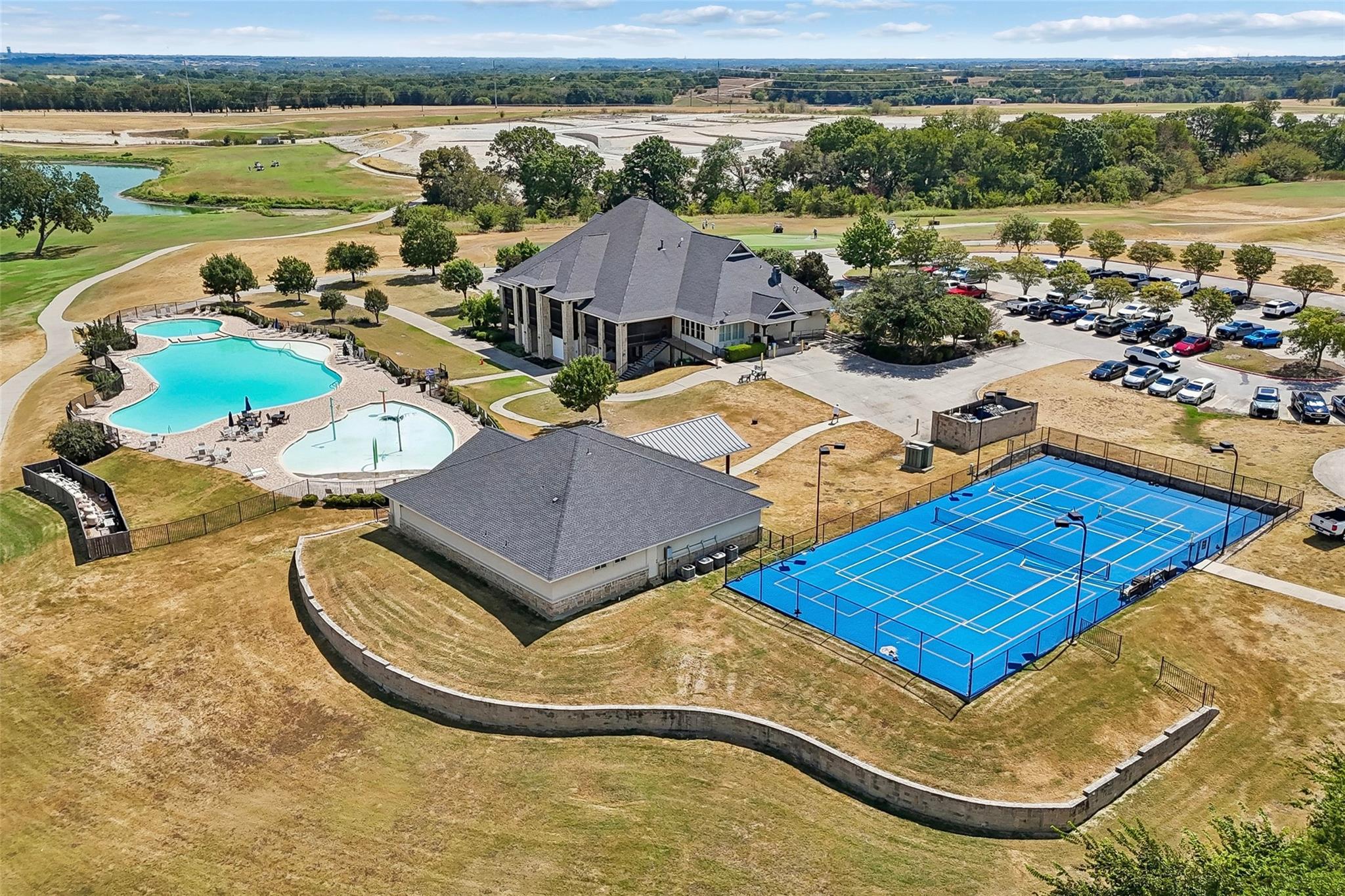 main property photo 37